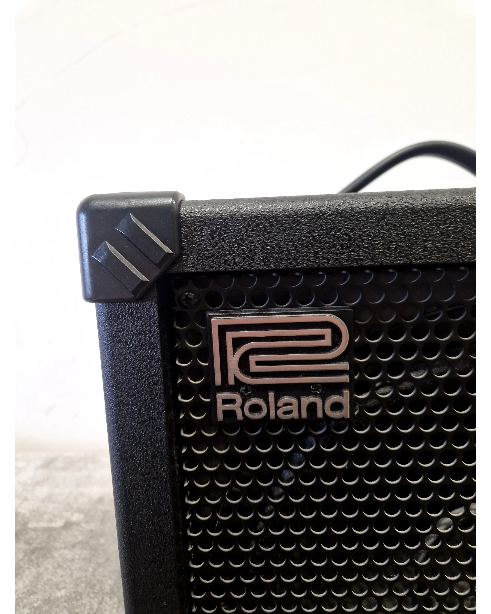Roland Cube 100 - Bass Amplifier Combo - Black - Spares Or Repair - Image 14