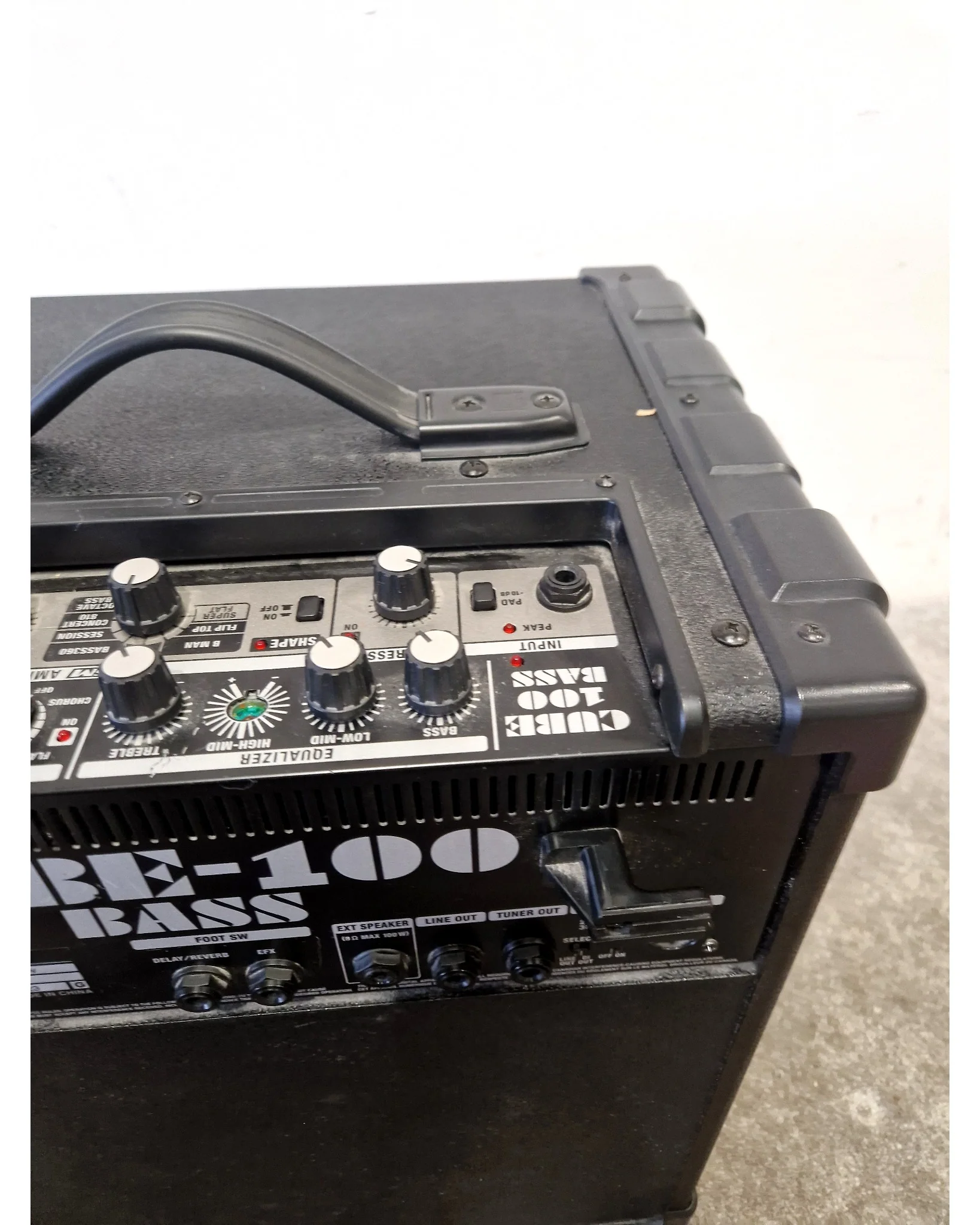 Roland Cube 100 - Bass Amplifier Combo - Black - Spares Or Repair - Image 2