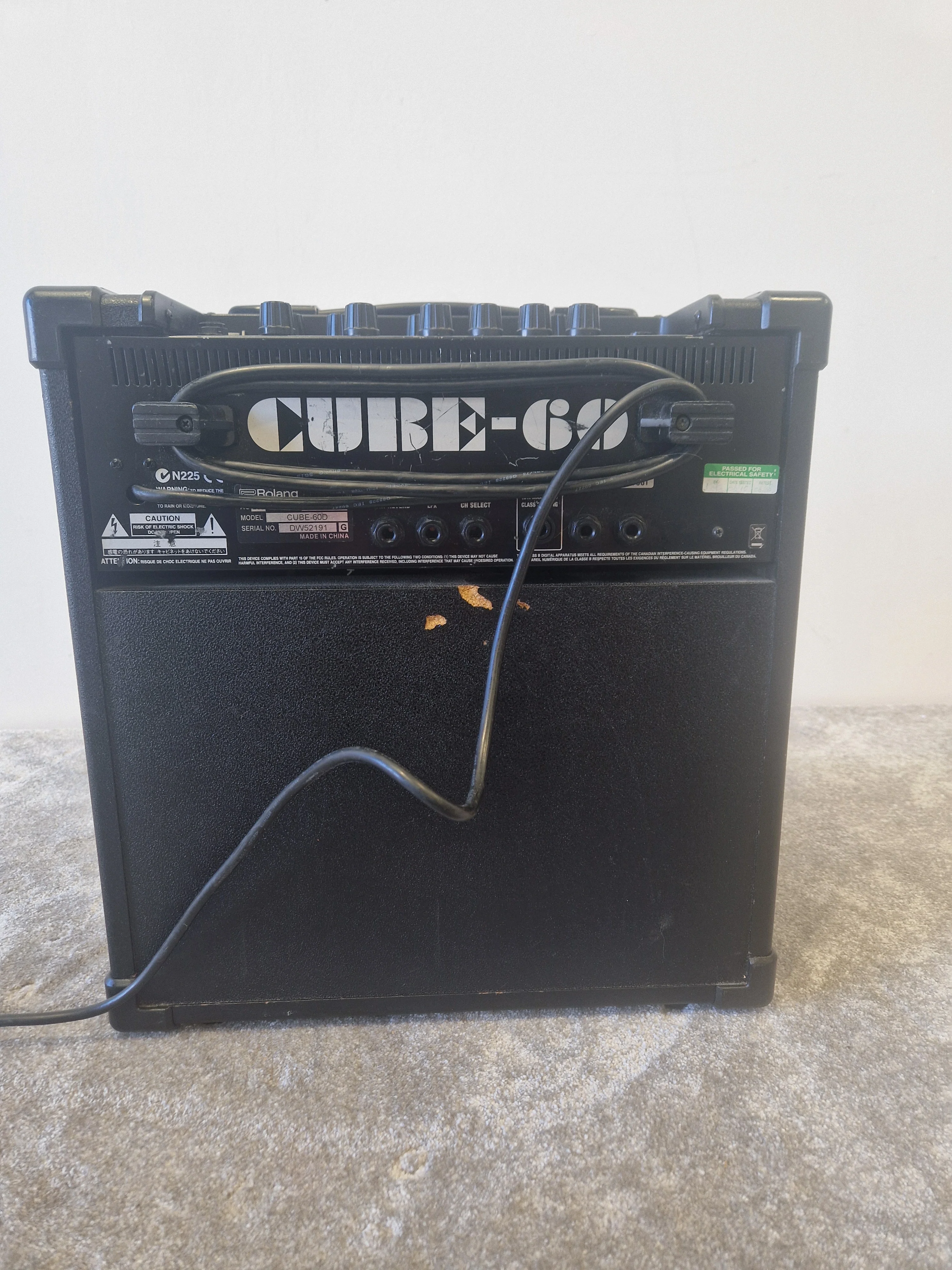 Roland Cube 60 Guitar Amp – 60W Combo, COSM Modeling, Built-In Effects, Dual Channels, 12" Speaker - Very Good - Image 2