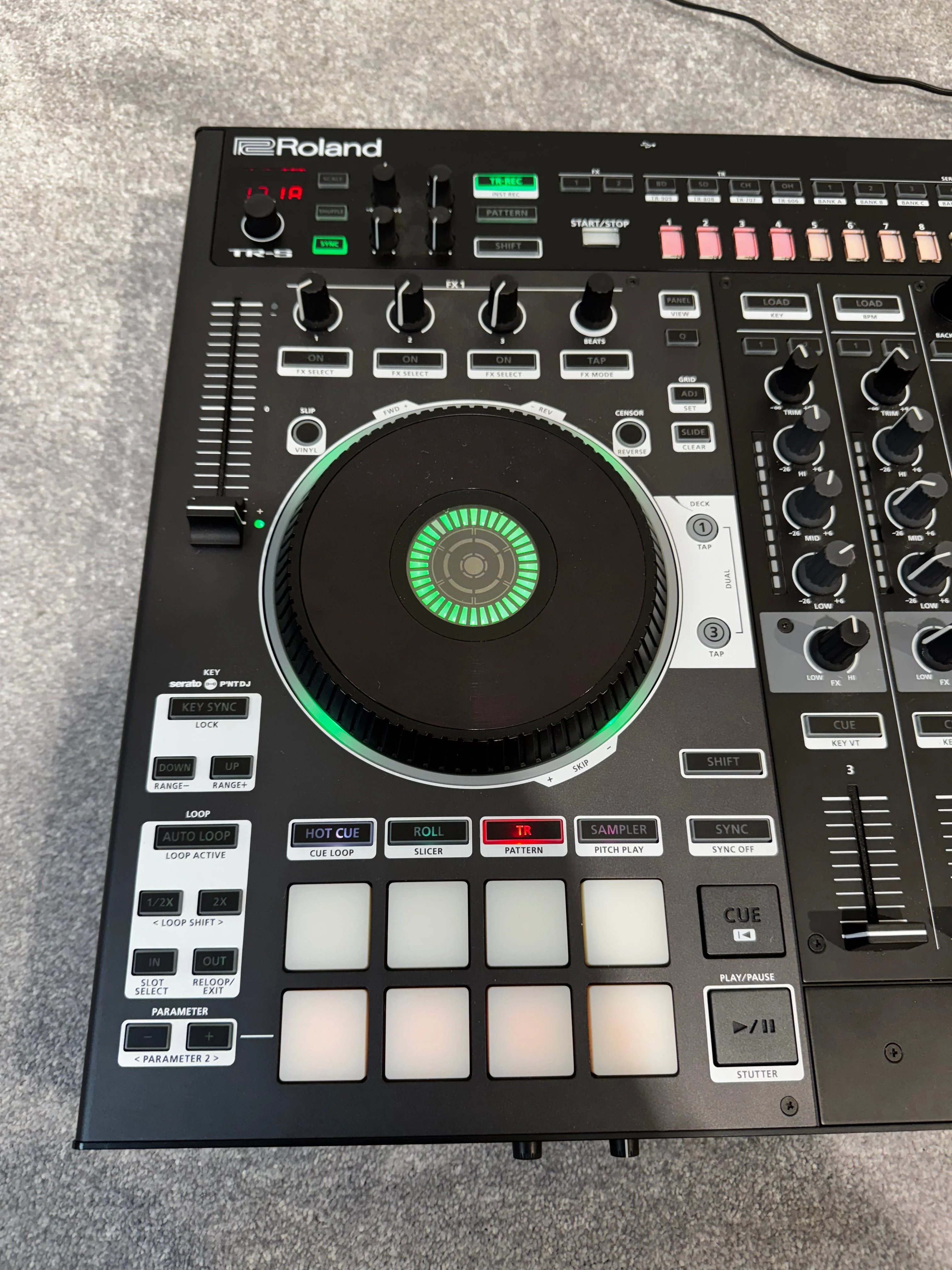 Roland DJ-808 Professional Grade DJ Controller - Image 8