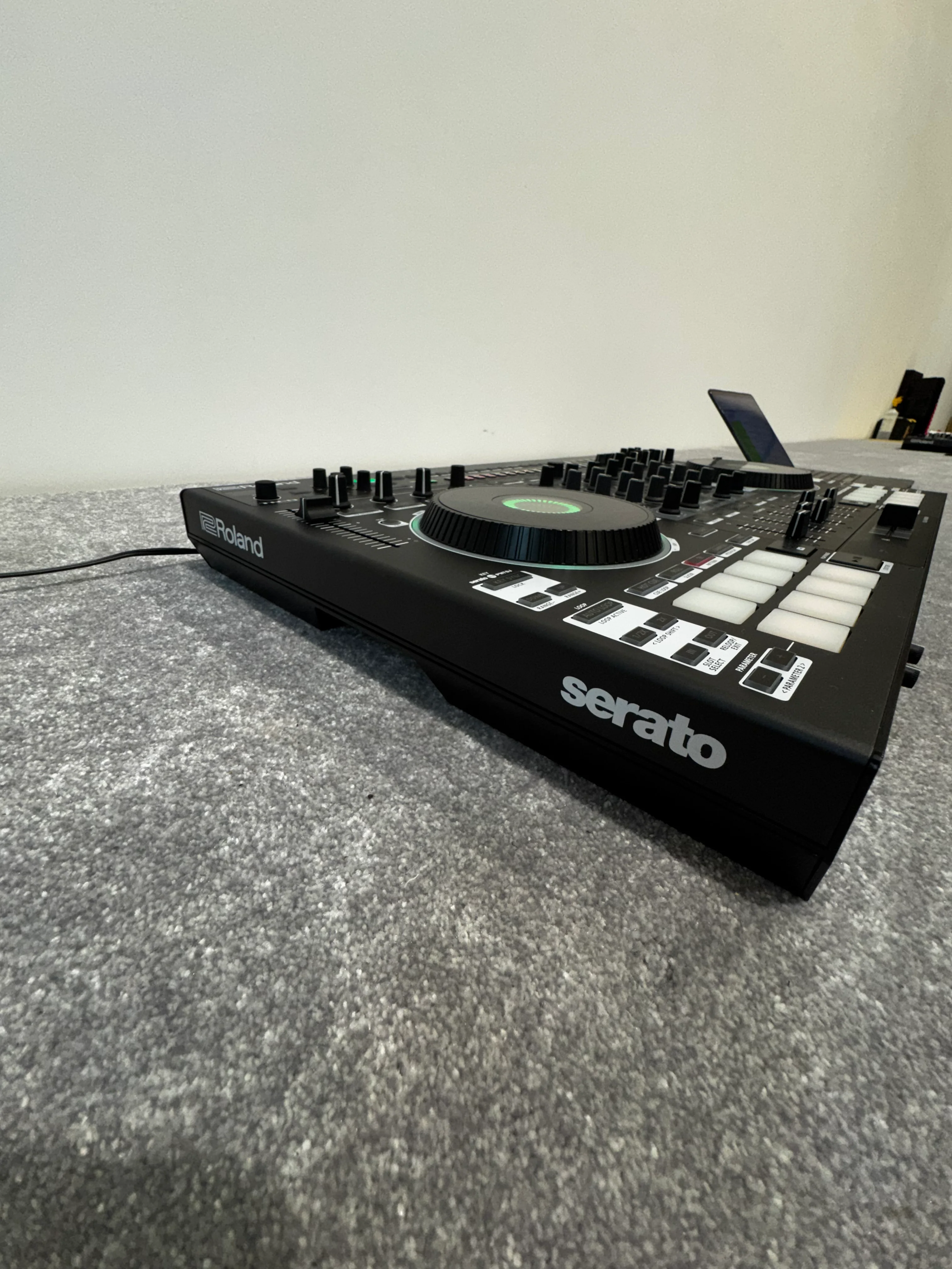 Roland DJ-808 Professional Grade DJ Controller Boxed - Image 10