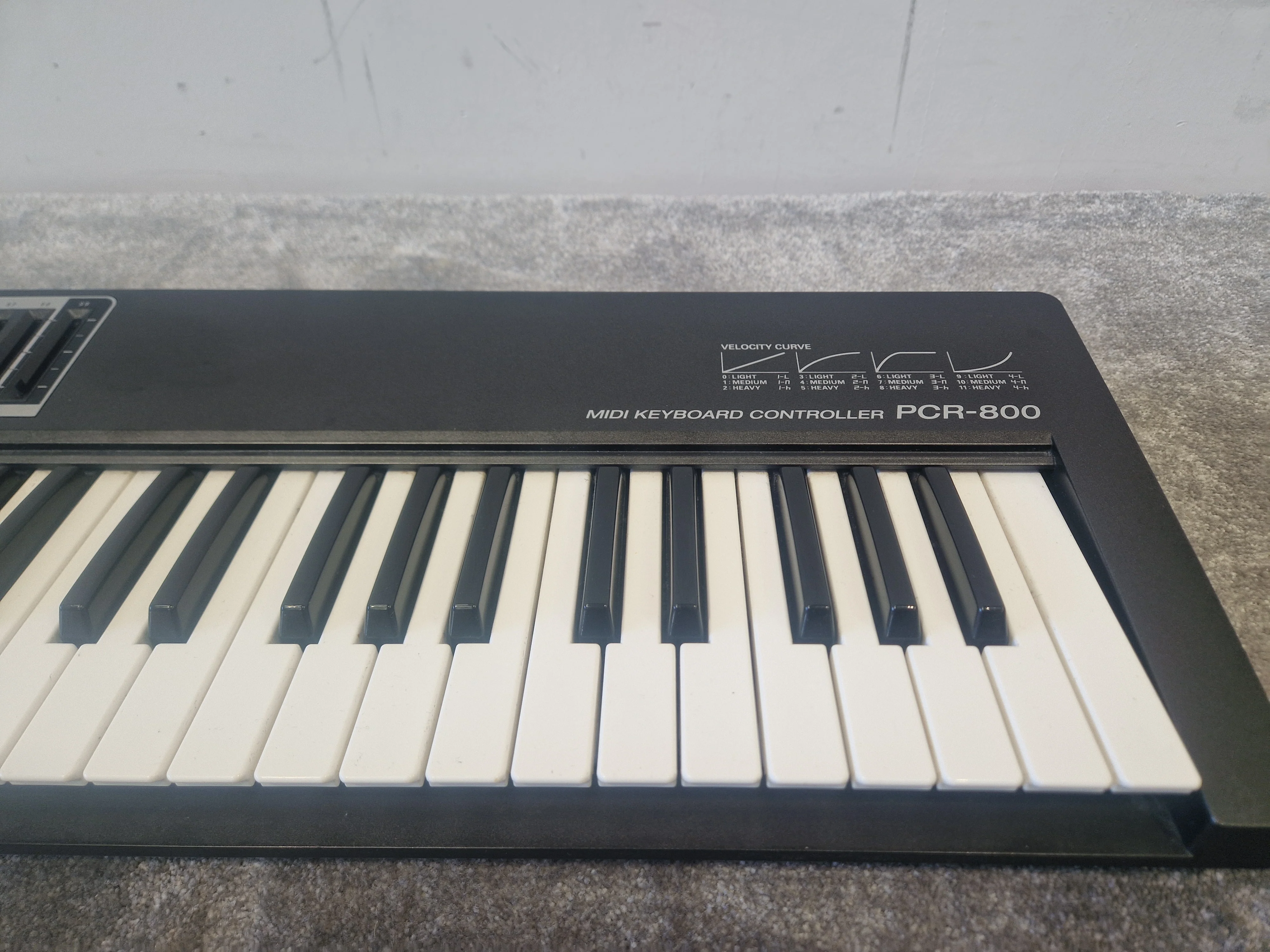 Roland Edirol PCR-800 - 61-Key MIDI Controller, USB Connectivity - Fair - Image 2