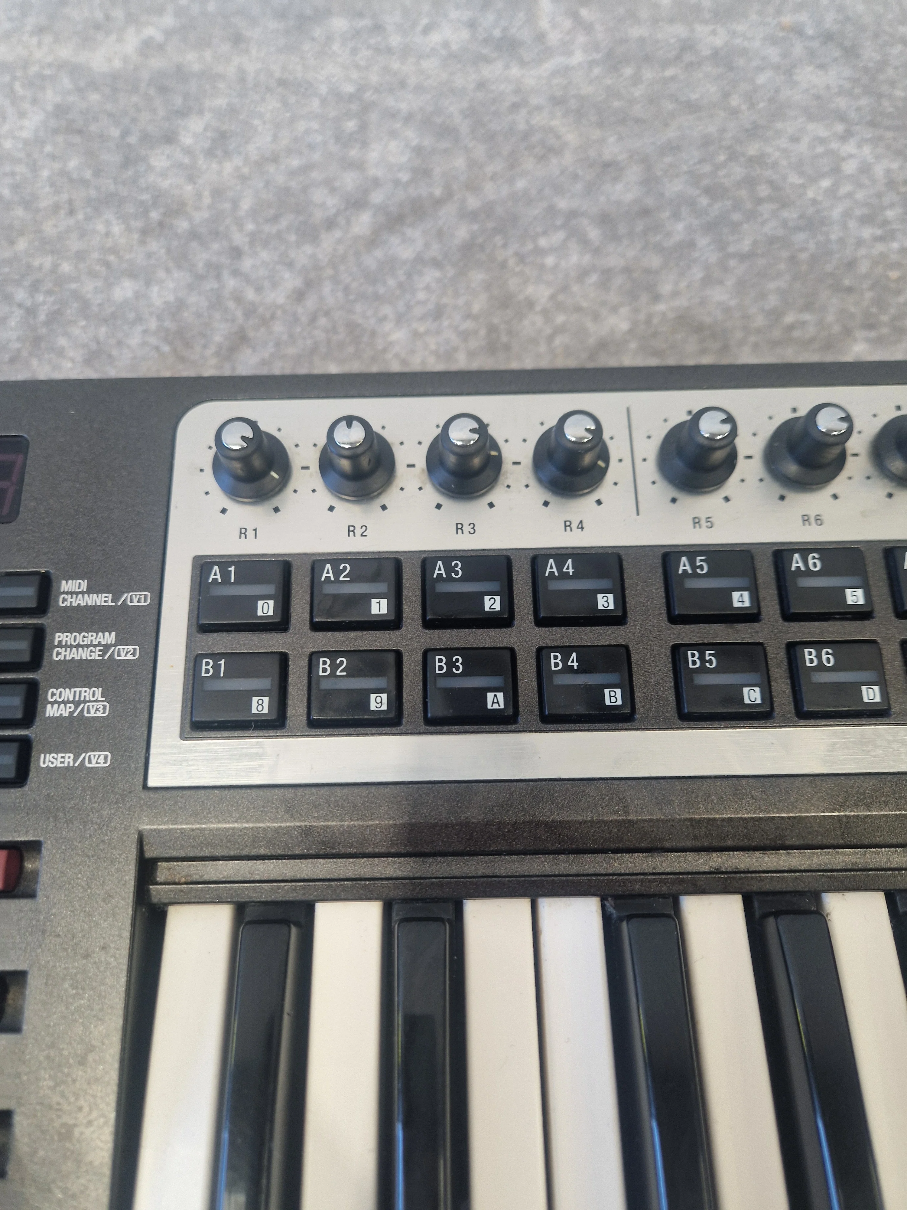 Roland Edirol PCR-800 - 61-Key MIDI Controller, USB Connectivity - Fair - Image 6