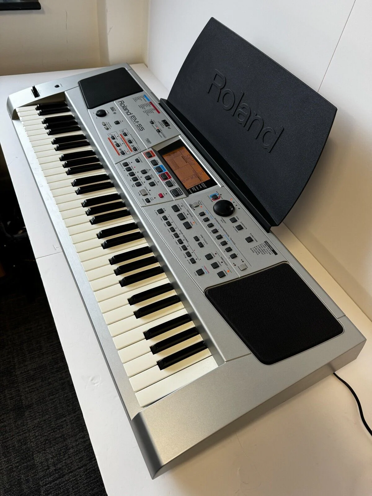 Roland EM-55 Arranger Keyboard With Power Lead - Free UK Shipping - Image 3