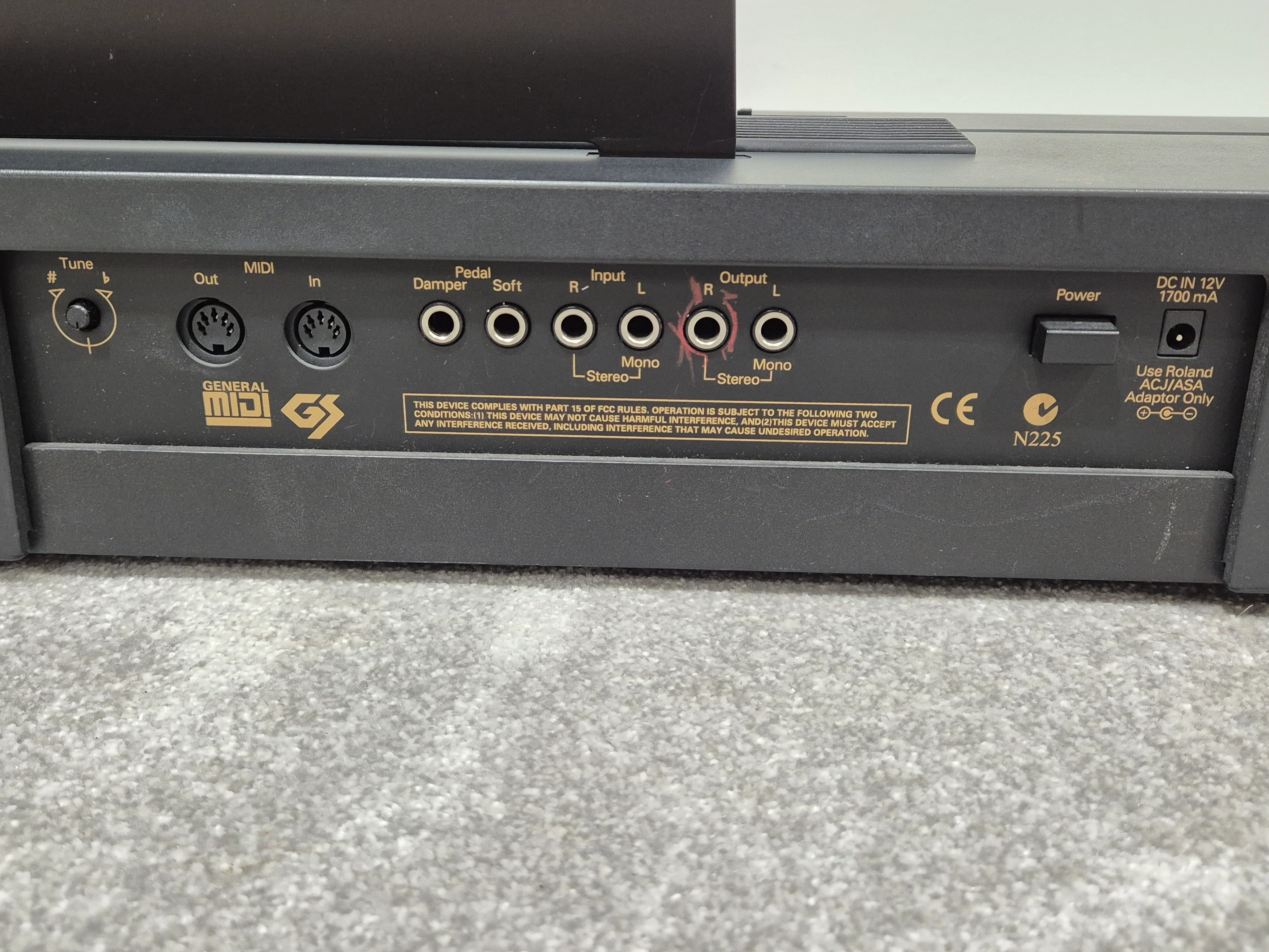 Roland EP-85 - 88-key Digital Electric Piano - Black - Image 12