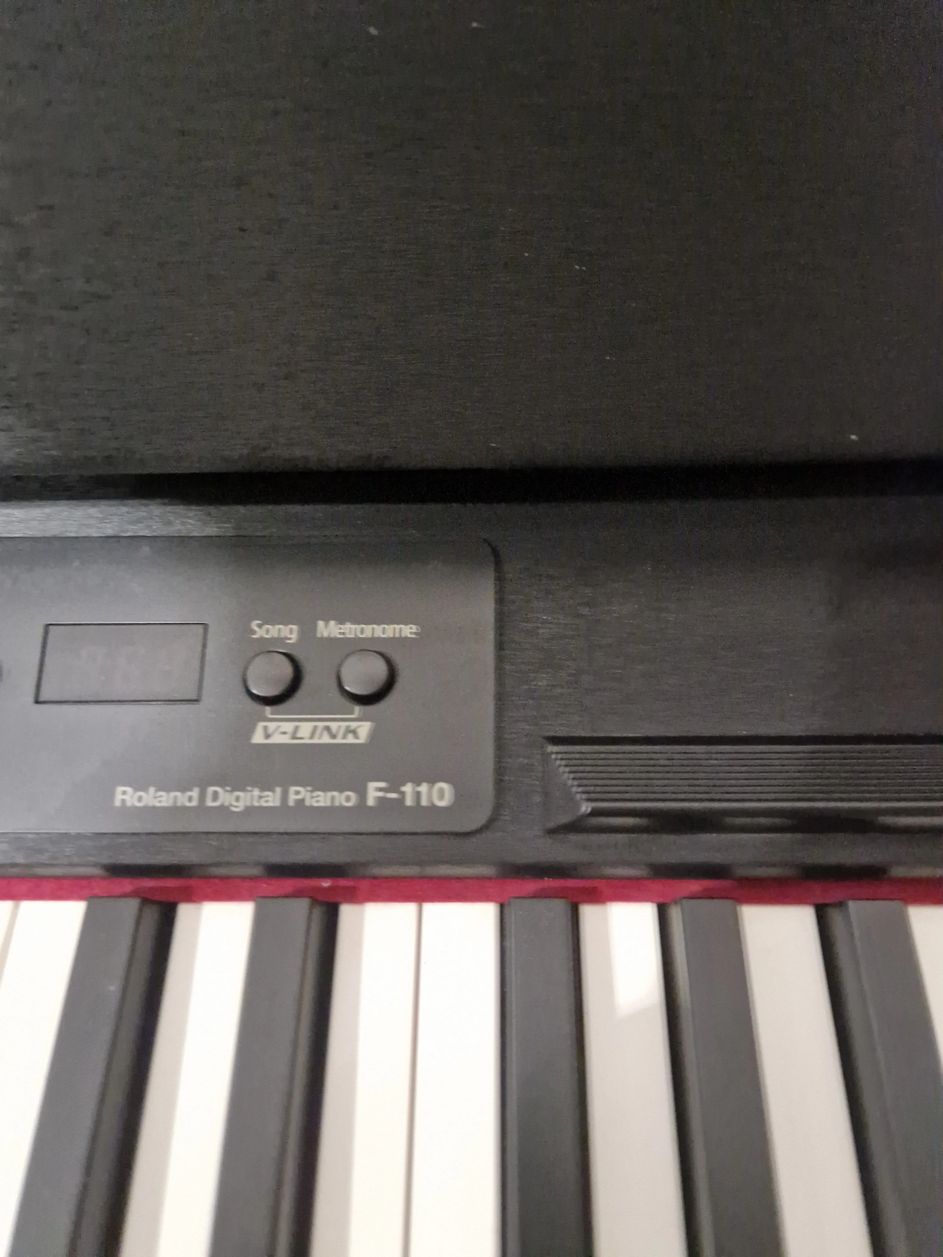 Roland F-110 - Digital Piano - Black - Good - Image 13