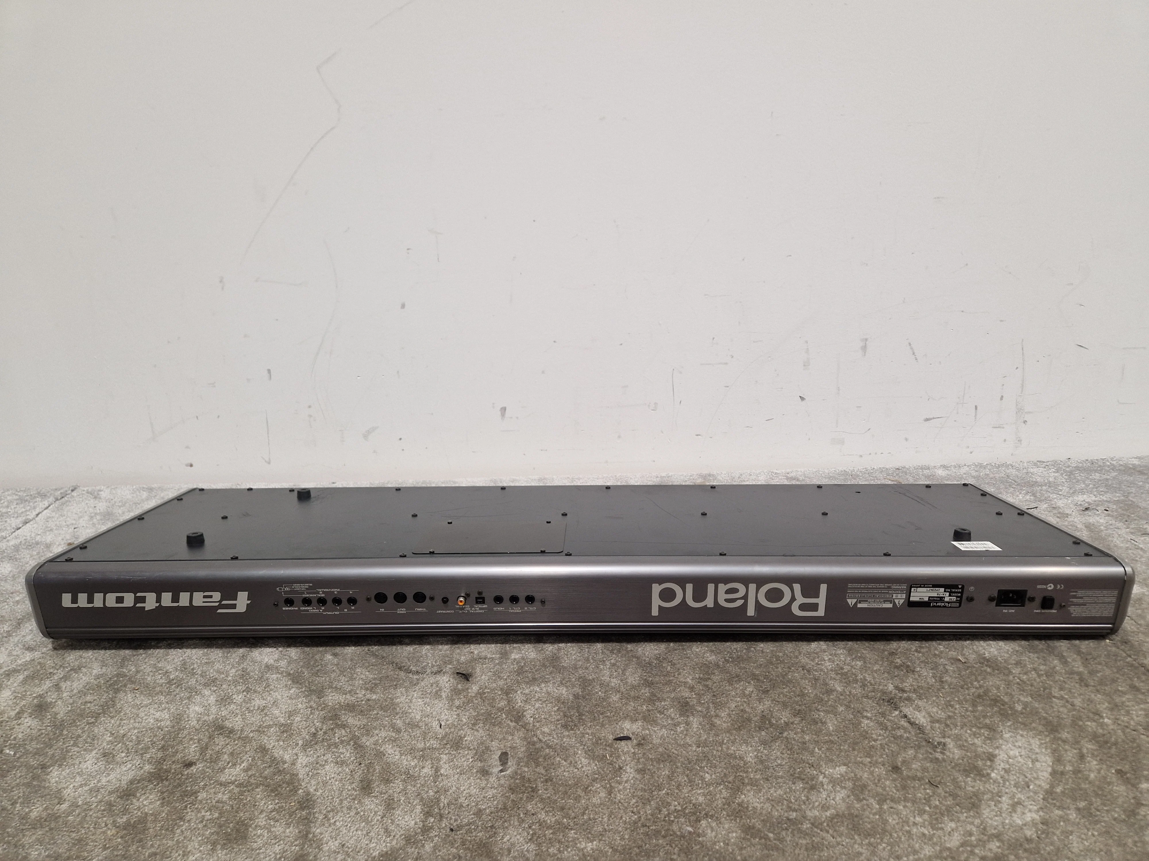Roland Fantom - Workstation Keyboard - Silver/Black - Good w/ Soft Case, Power Cable - Image 14