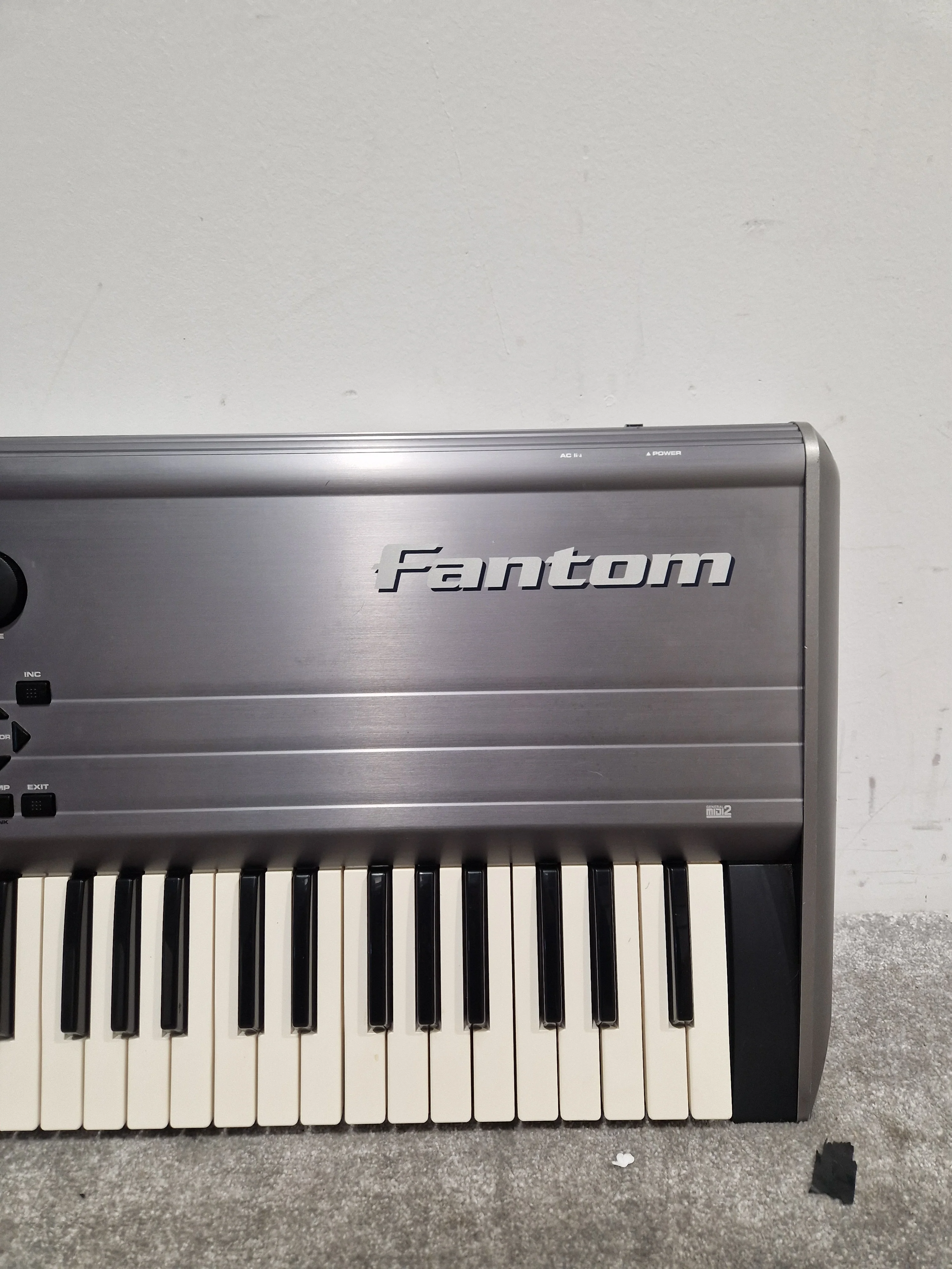 Roland Fantom - Workstation Keyboard - Silver/Black - Good w/ Soft Case, Power Cable - Image 3