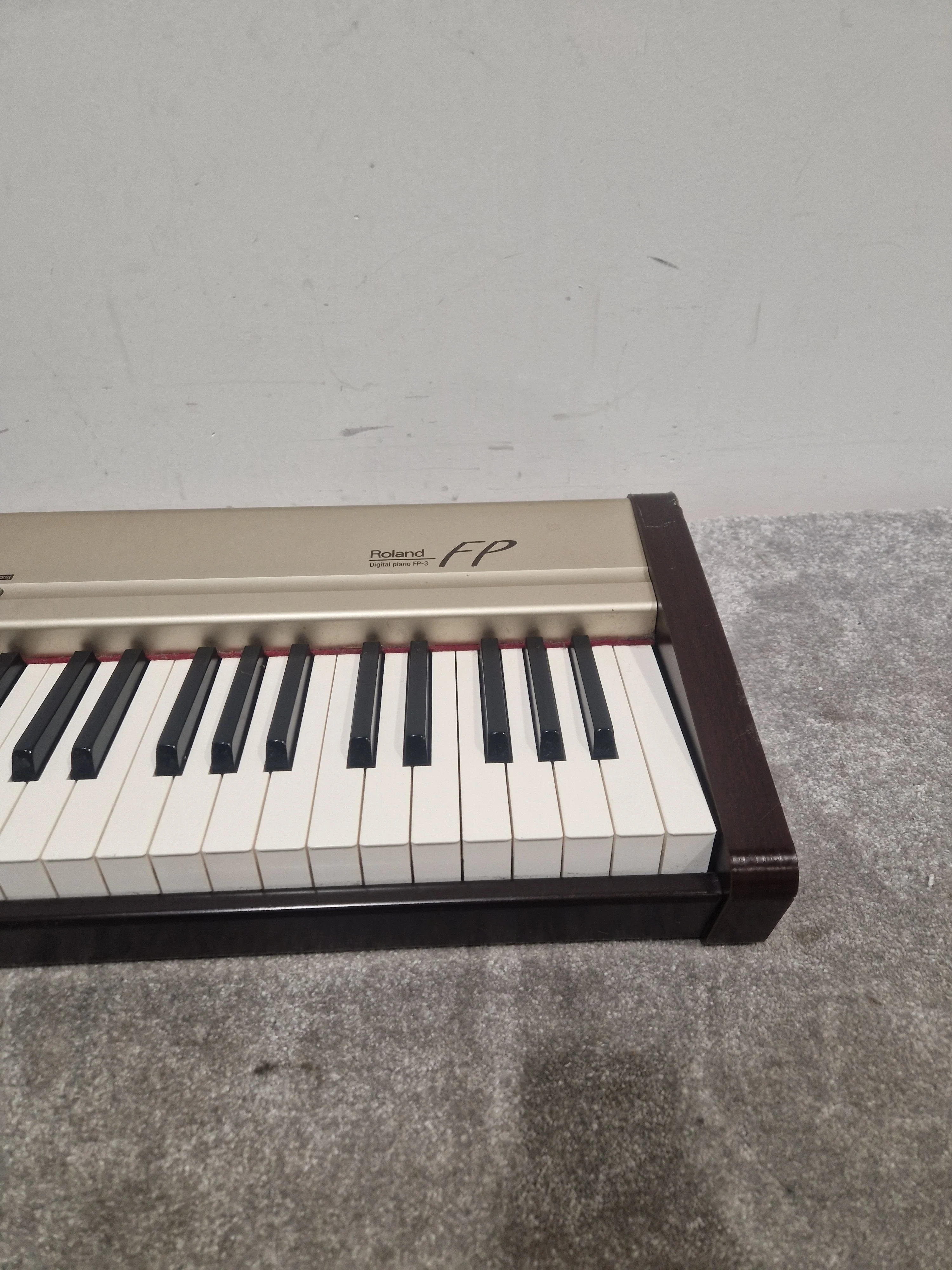 Roland FP-3 Digital Piano - Champagne Gold - 88-KEY Digital Piano - Authentic Sound - Good w/ Power Supply & Soft Case** - Image 6
