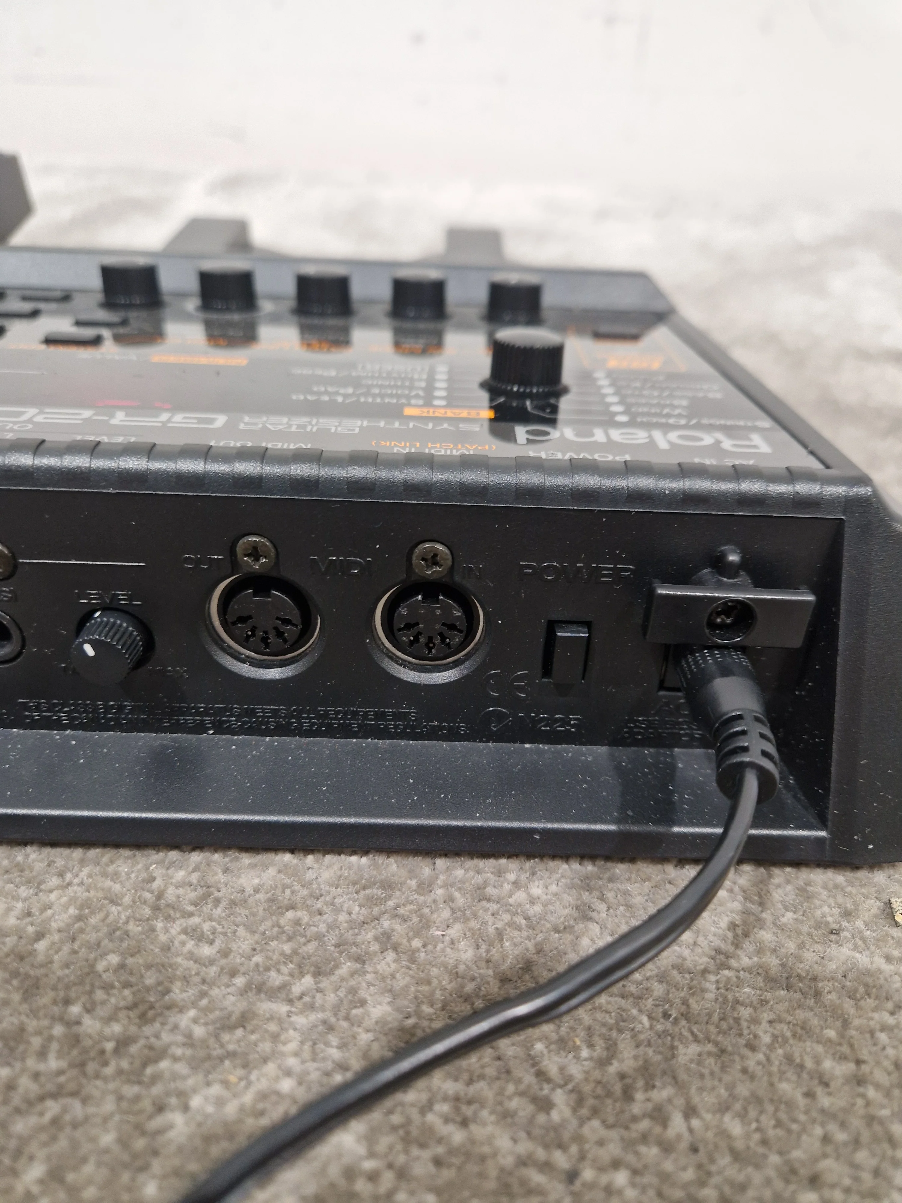 Roland GR-20 - Guitar Synthesizer - Complete System - Excellent w/ Cables & Power Supply - Image 2