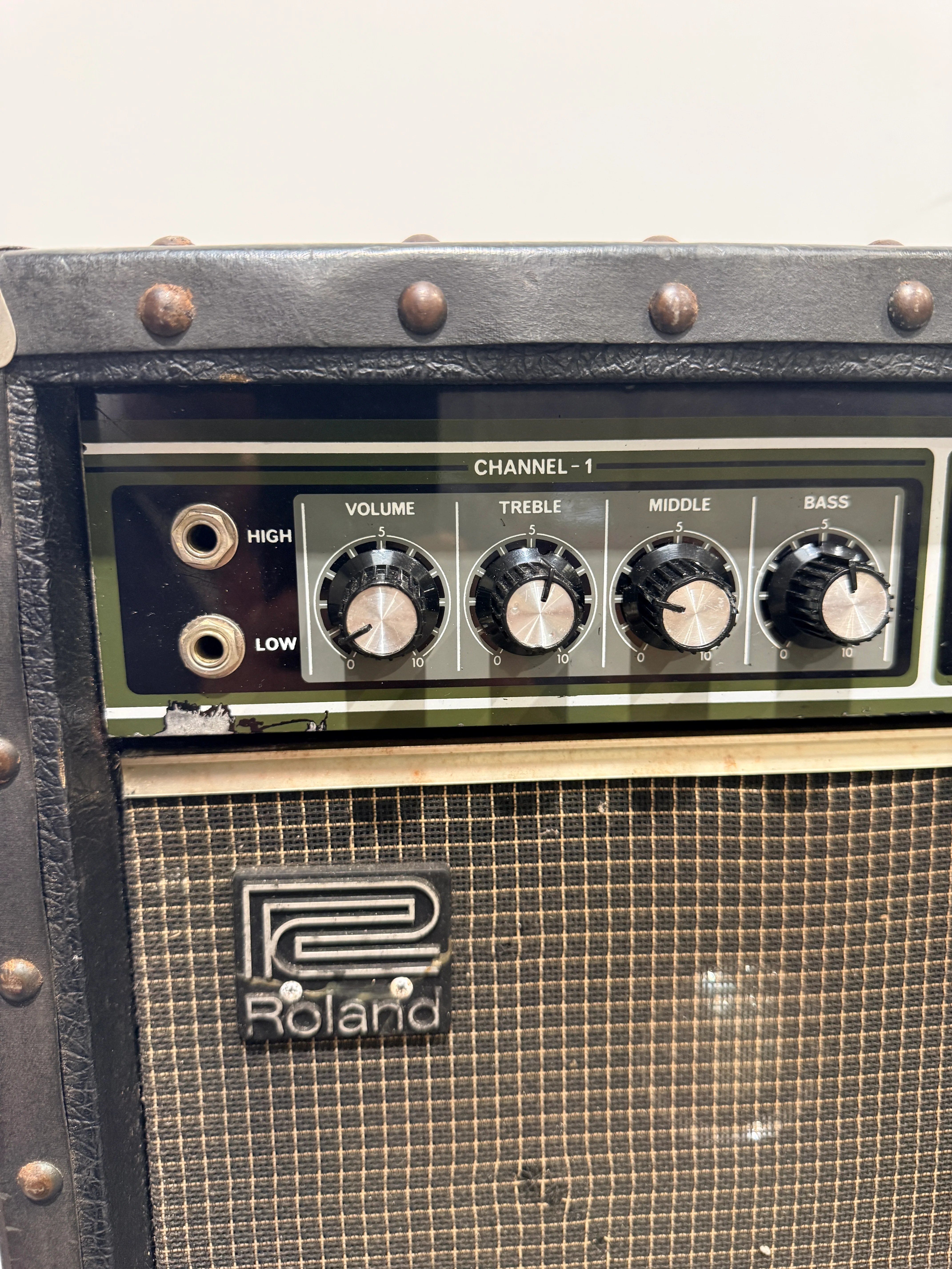 Roland JC-160 Jazz Chorus Guitar Amplifier 120-Watt 4x10" - Iconic Stereo Chorus - Very Good w/ Flight Case & Power Supply - Image 10