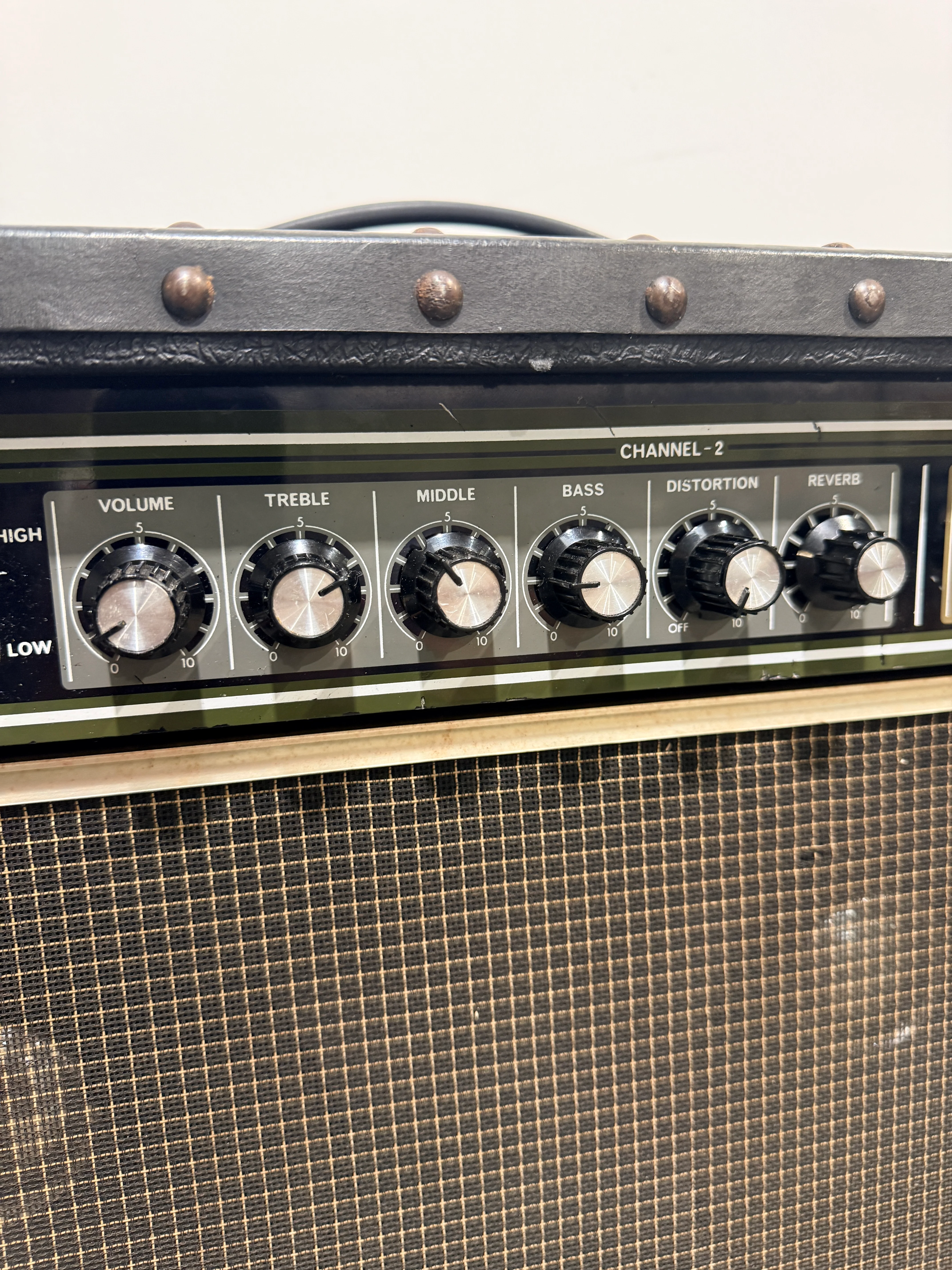Roland JC-160 Jazz Chorus Guitar Amplifier 120-Watt 4x10" - Iconic Stereo Chorus - Very Good w/ Flight Case & Power Supply - Image 11