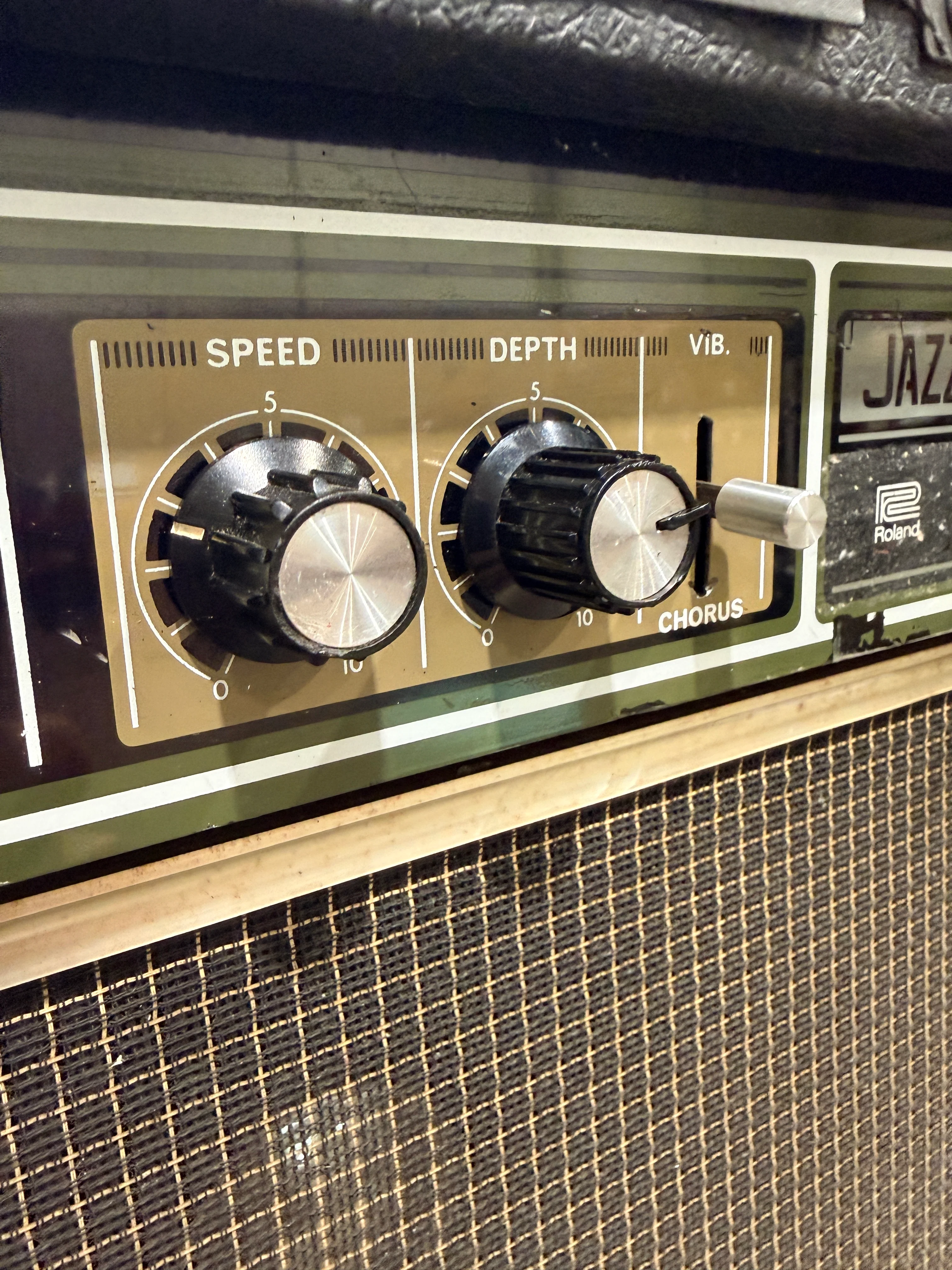 Roland JC-160 Jazz Chorus Guitar Amplifier 120-Watt 4x10" - Iconic Stereo Chorus - Very Good w/ Flight Case & Power Supply - Image 12