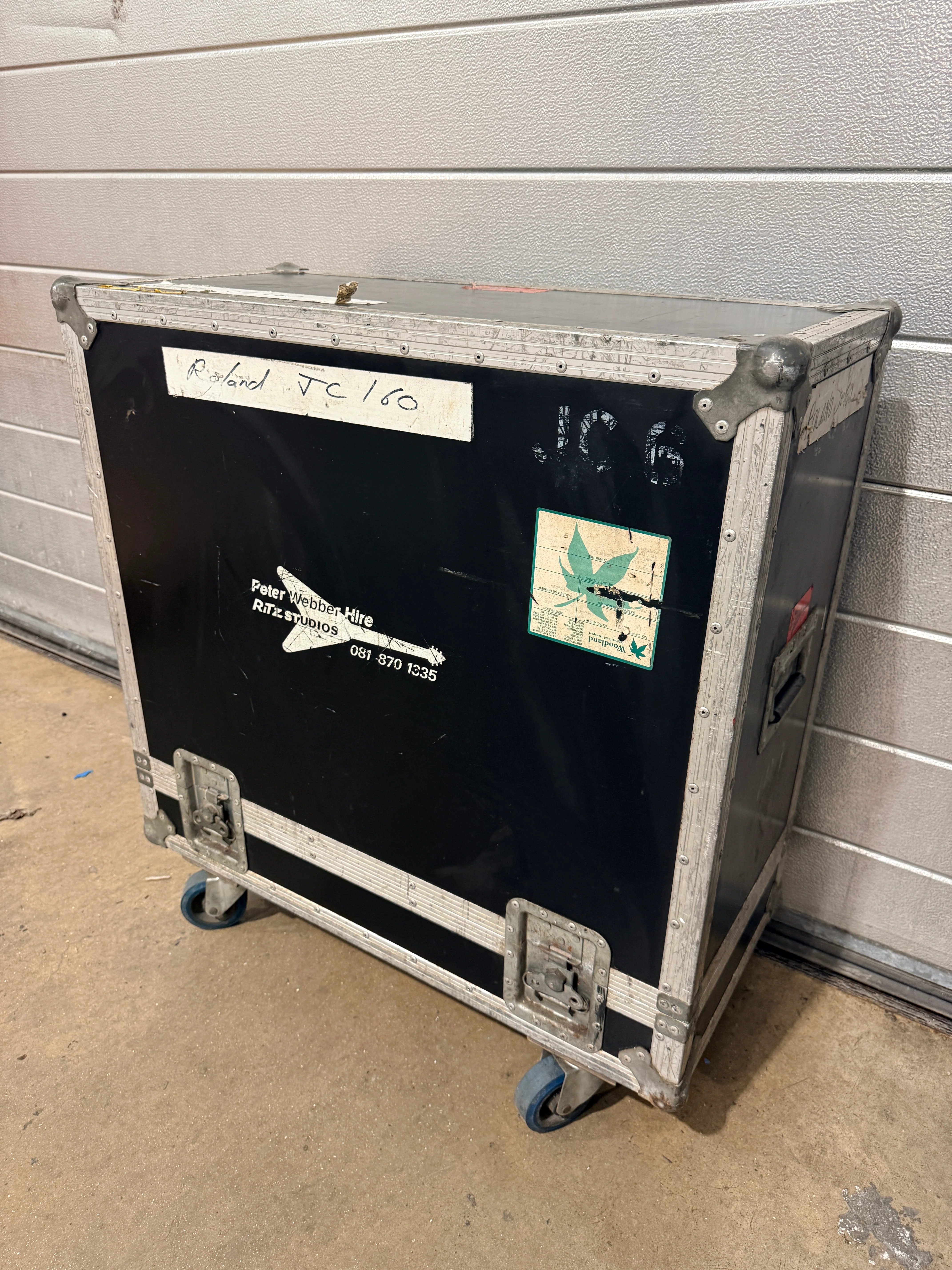 Roland JC-160 Jazz Chorus Guitar Amplifier 120-Watt 4x10" - Iconic Stereo Chorus - Very Good w/ Flight Case & Power Supply - Image 4