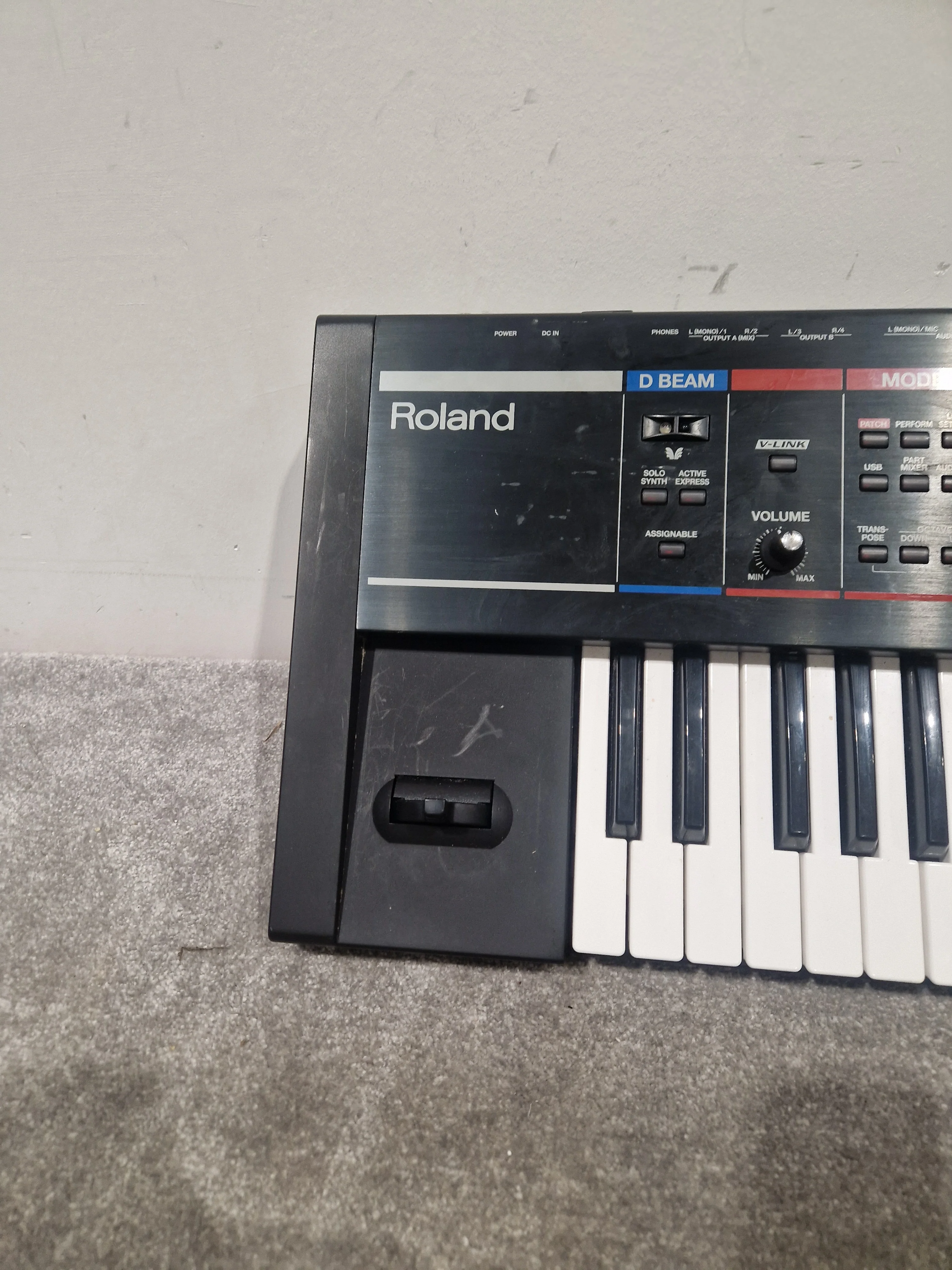 Roland JUNO-D Synthesizer - Digital Synth - Spares or Repair w/ Power Supply - Image 5