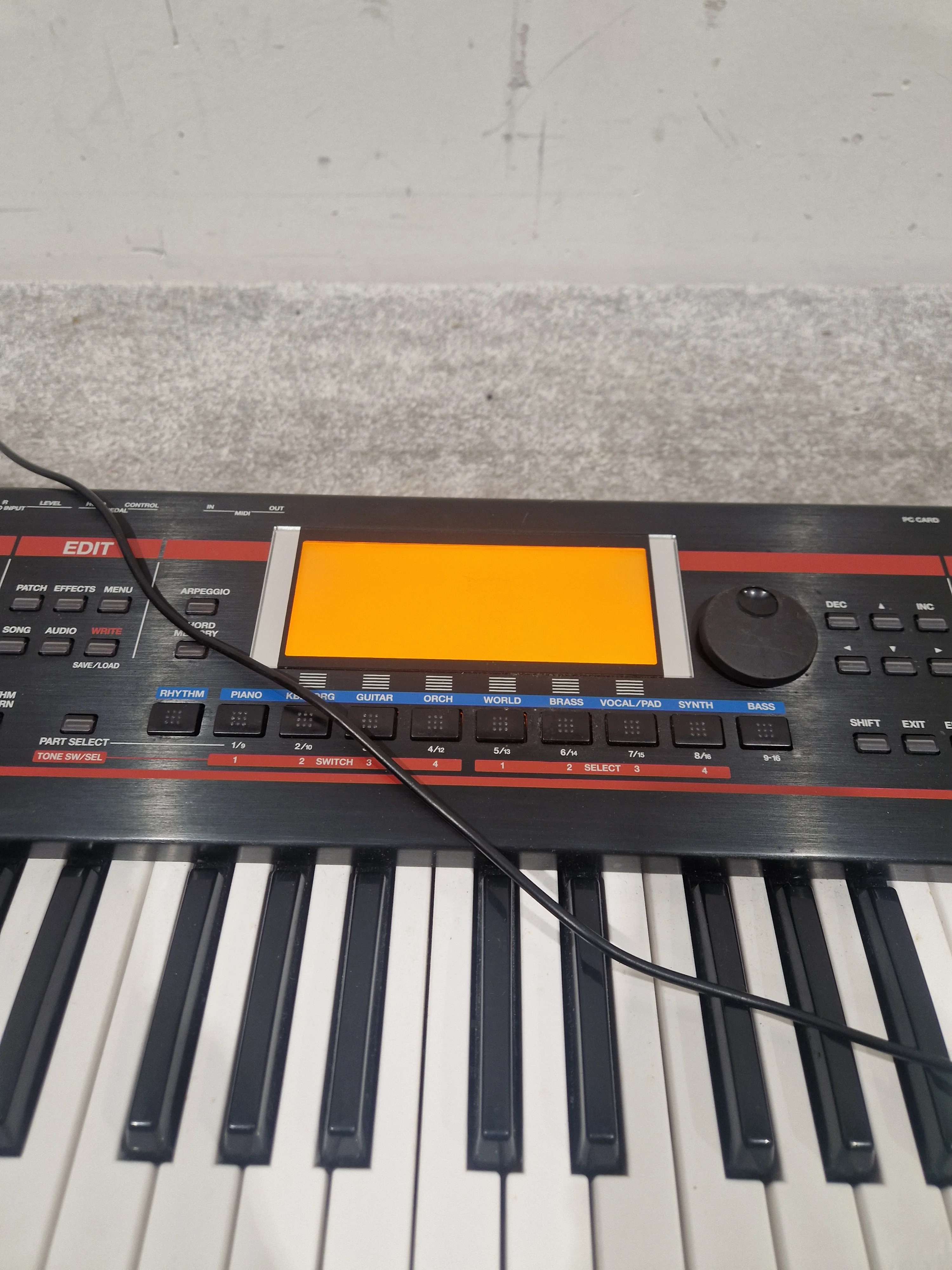 Roland JUNO-D Synthesizer - Digital Synth - Spares or Repair w/ Power Supply - Image 7