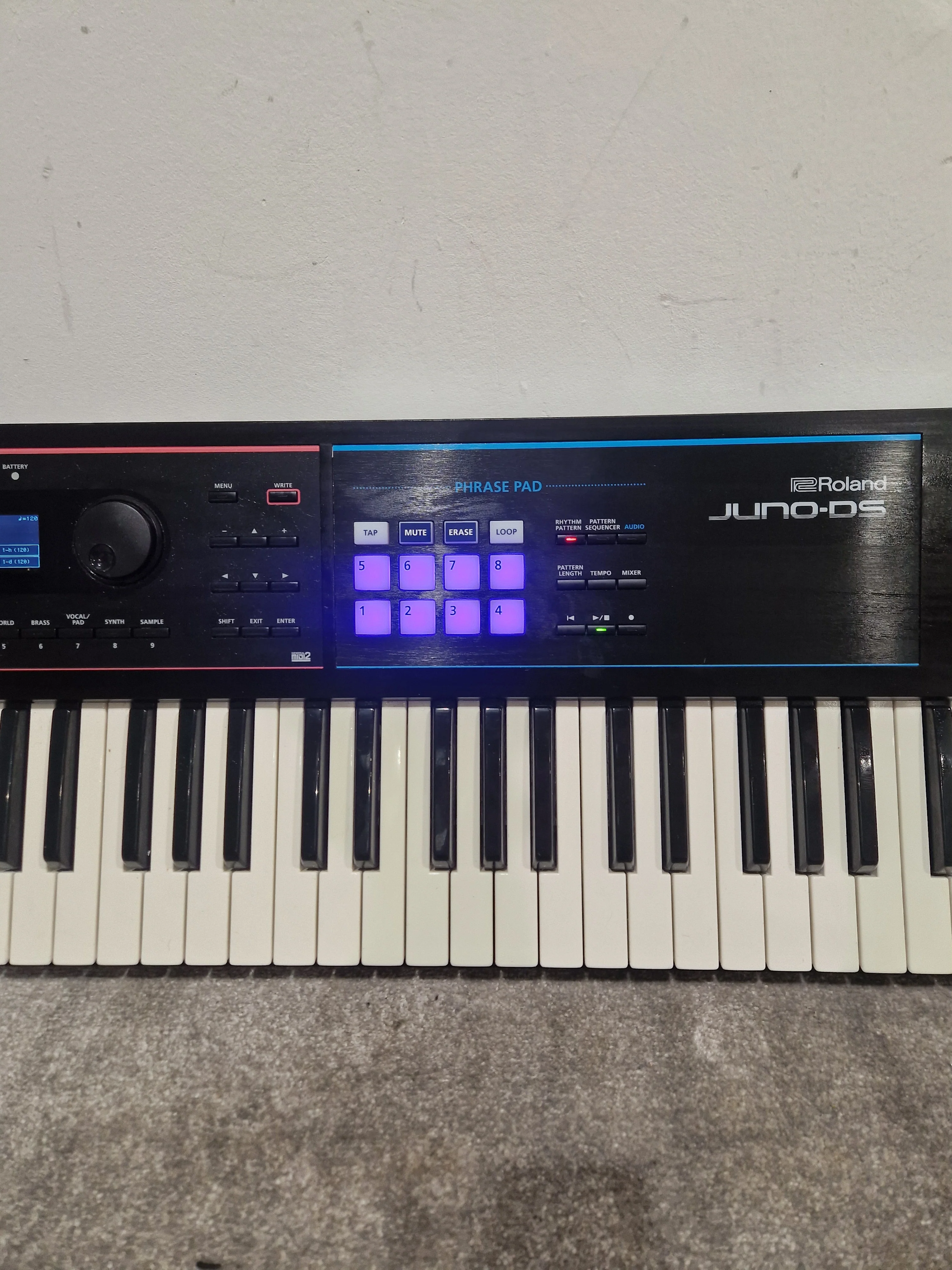 Roland Juno-DS - Keyboard - Black - Excellent w/ Original Box & Manuals - Image 5