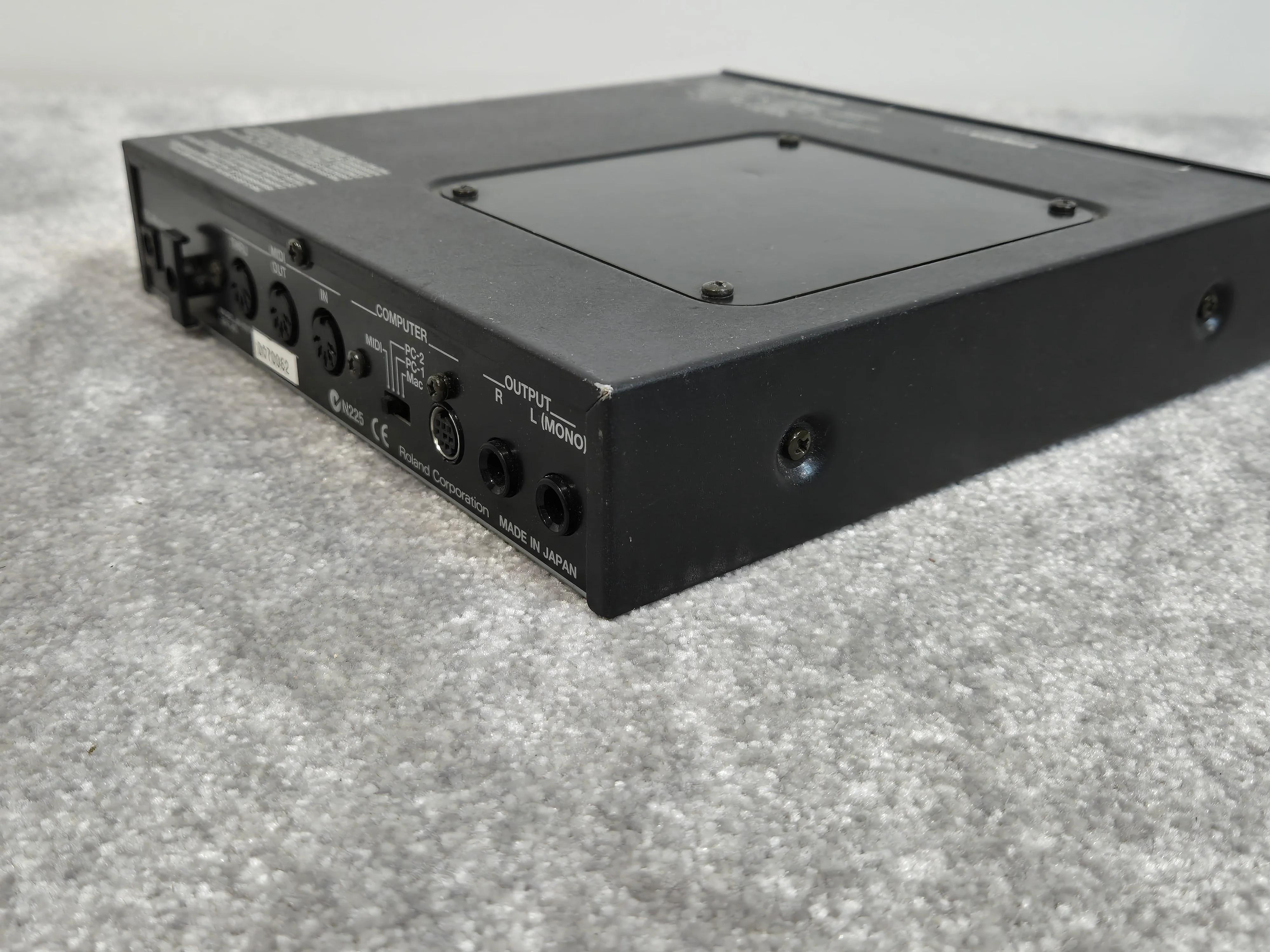 Roland JV-1010 - 64-Voice Compact Synthesizer Module - Image 4
