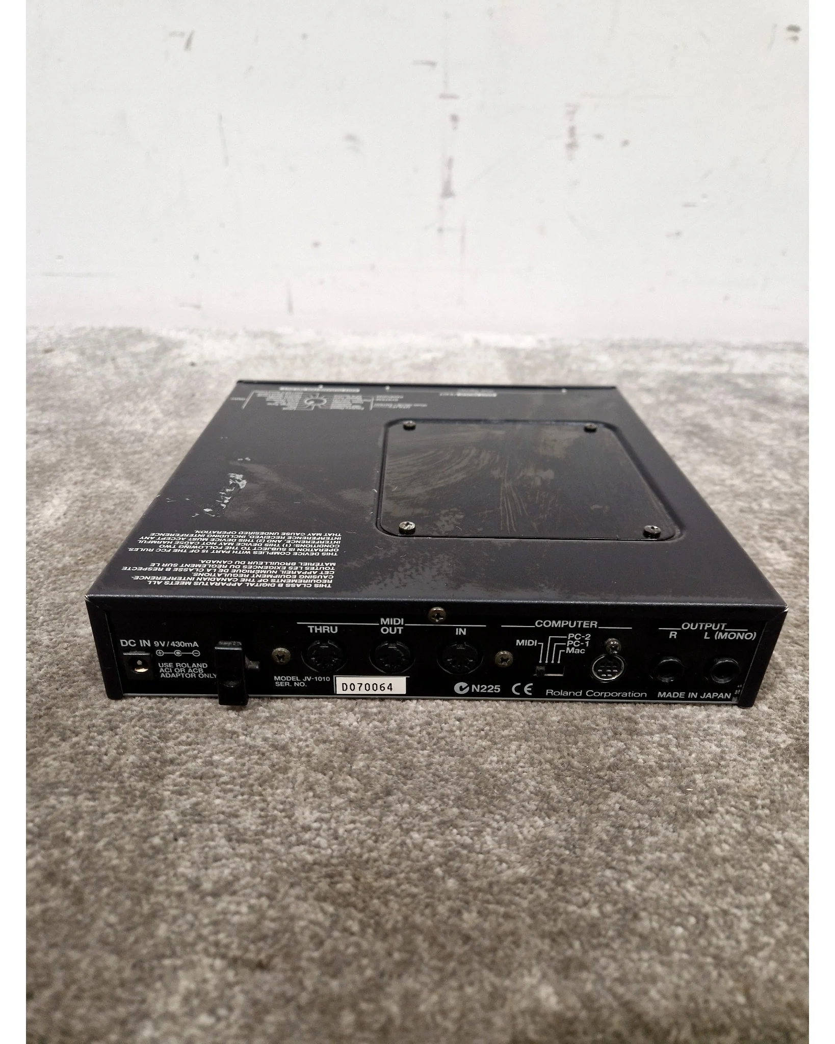 Roland JV-1010 - Sound Module - Good - Image 9