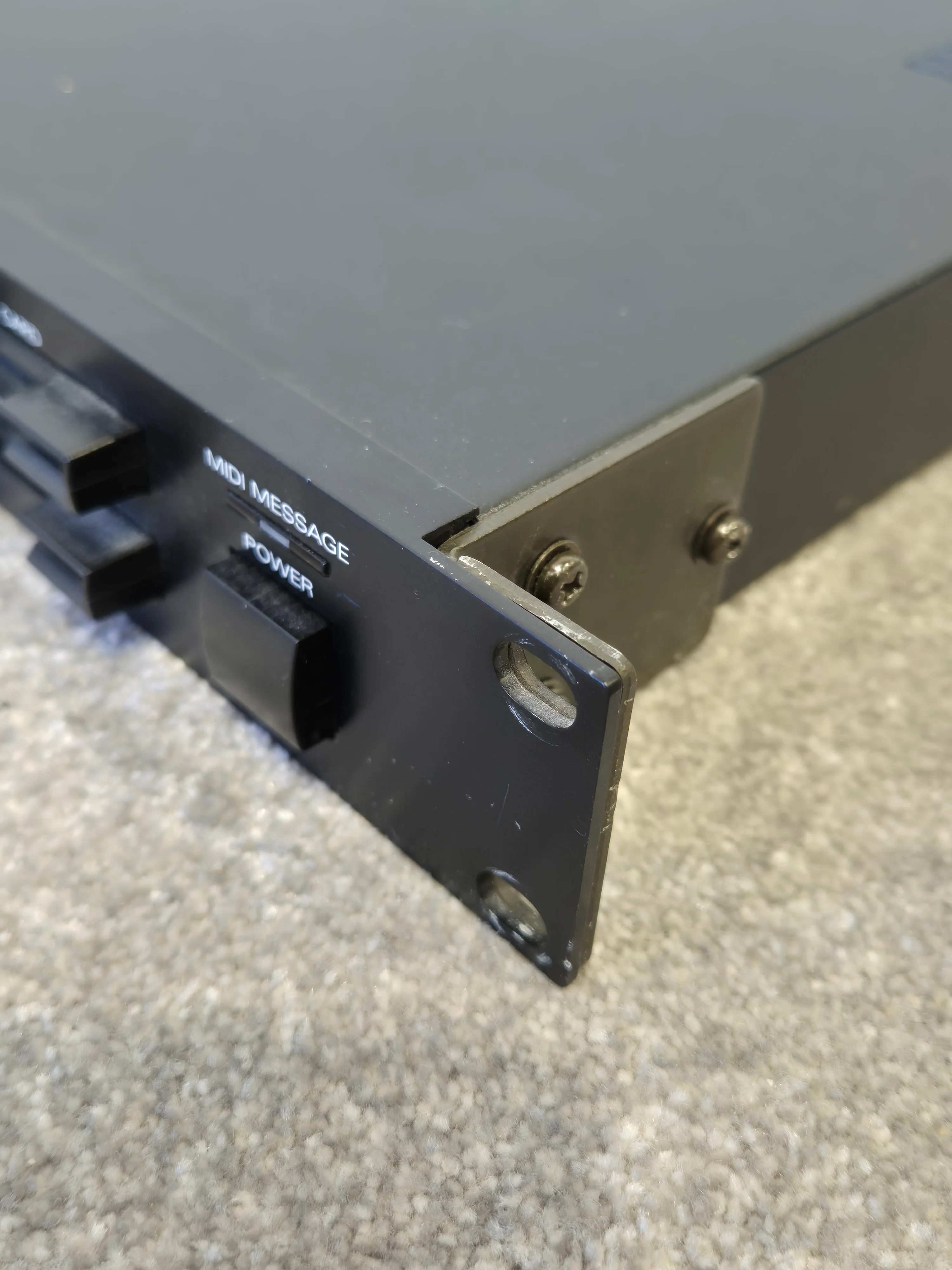 Roland JV-880 - 1U Rackmount Synthesizer Module - Image 13