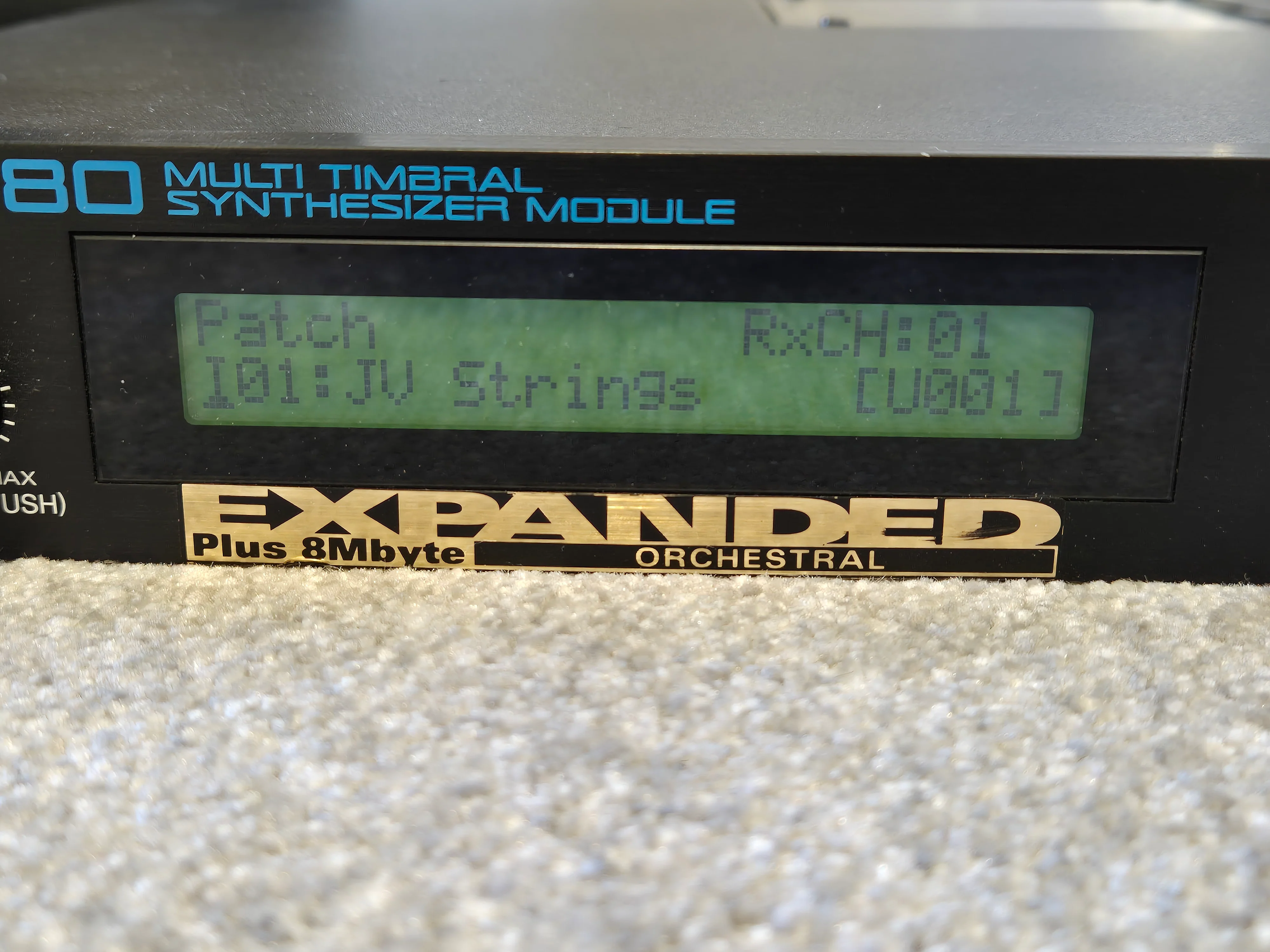 Roland JV-880 - 1U Rackmount Synthesizer Module - Image 2