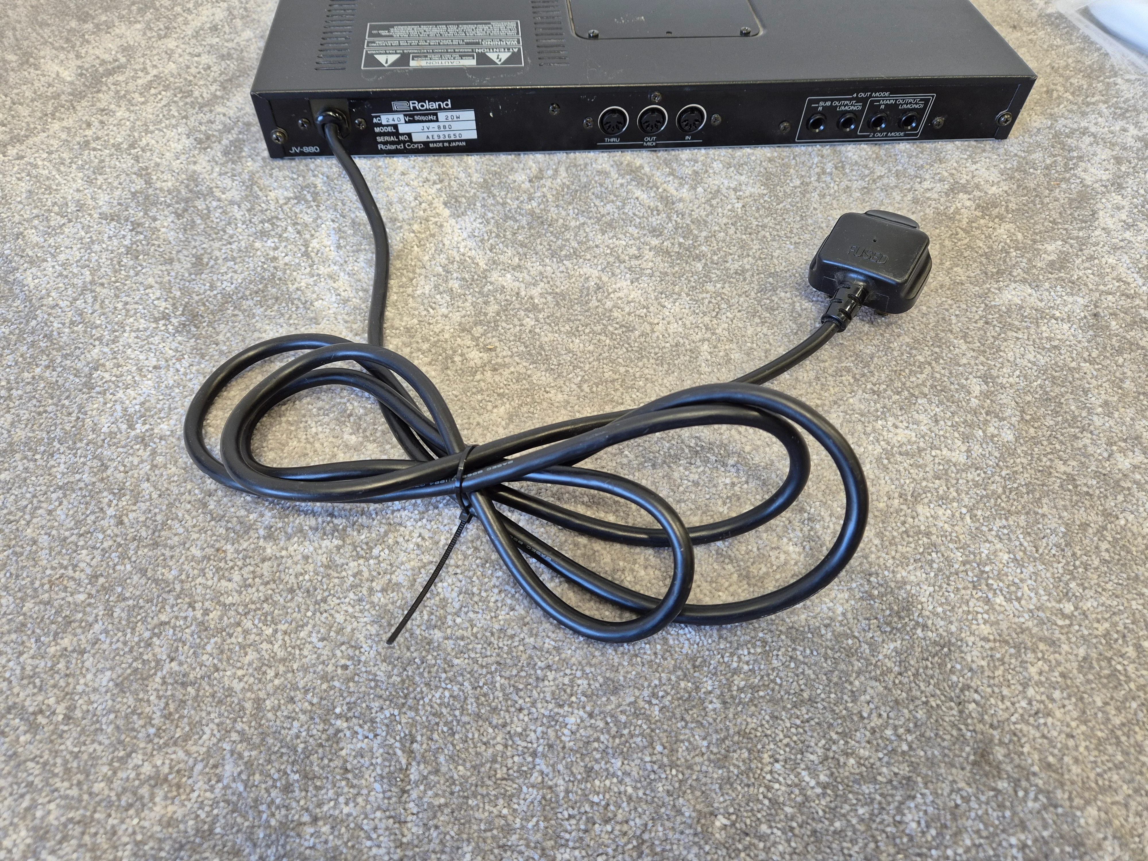 Roland JV-880 - 1U Rackmount Synthesizer Module - Image 6