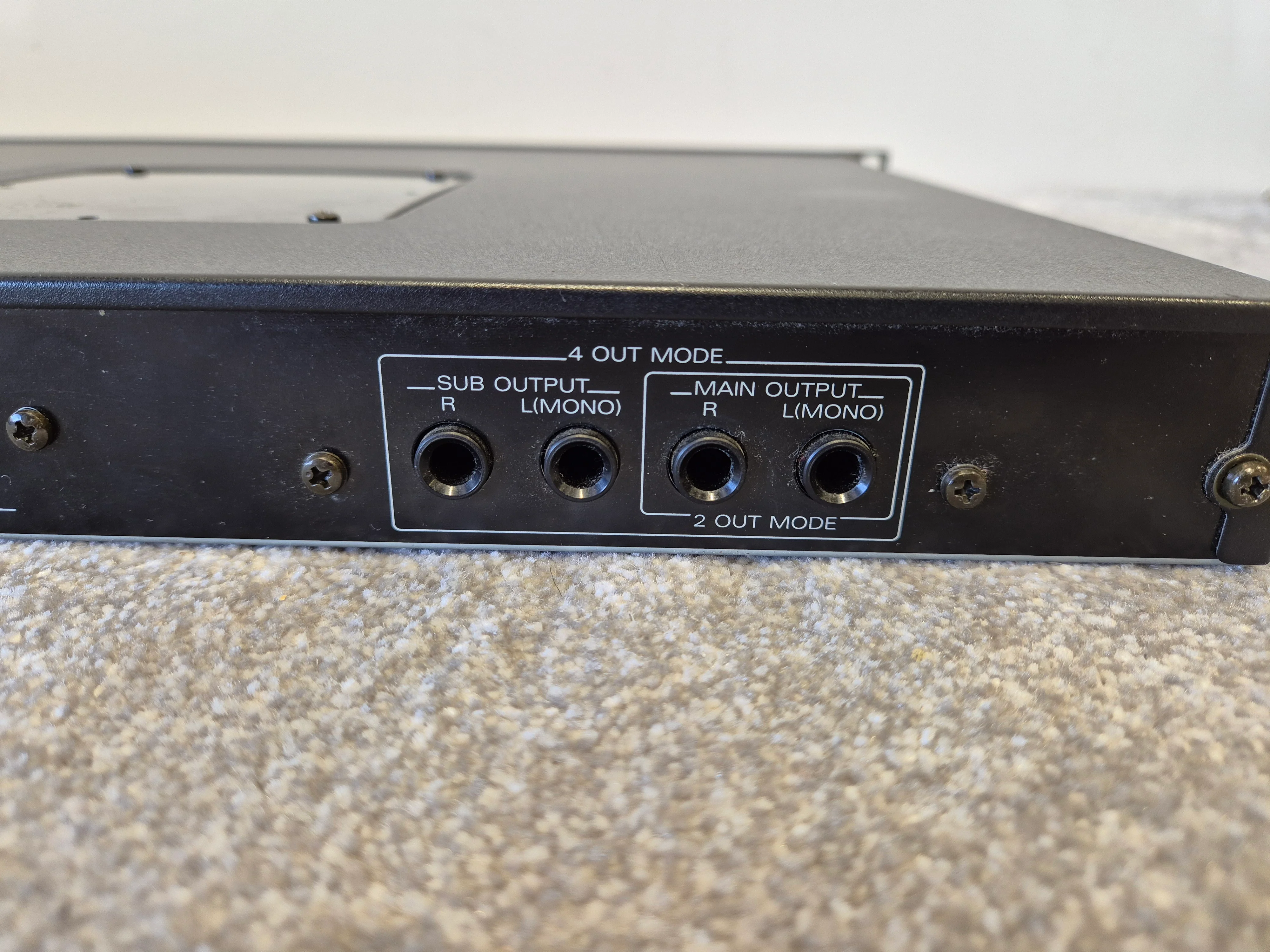 Roland JV-880 - 1U Rackmount Synthesizer Module - Image 8