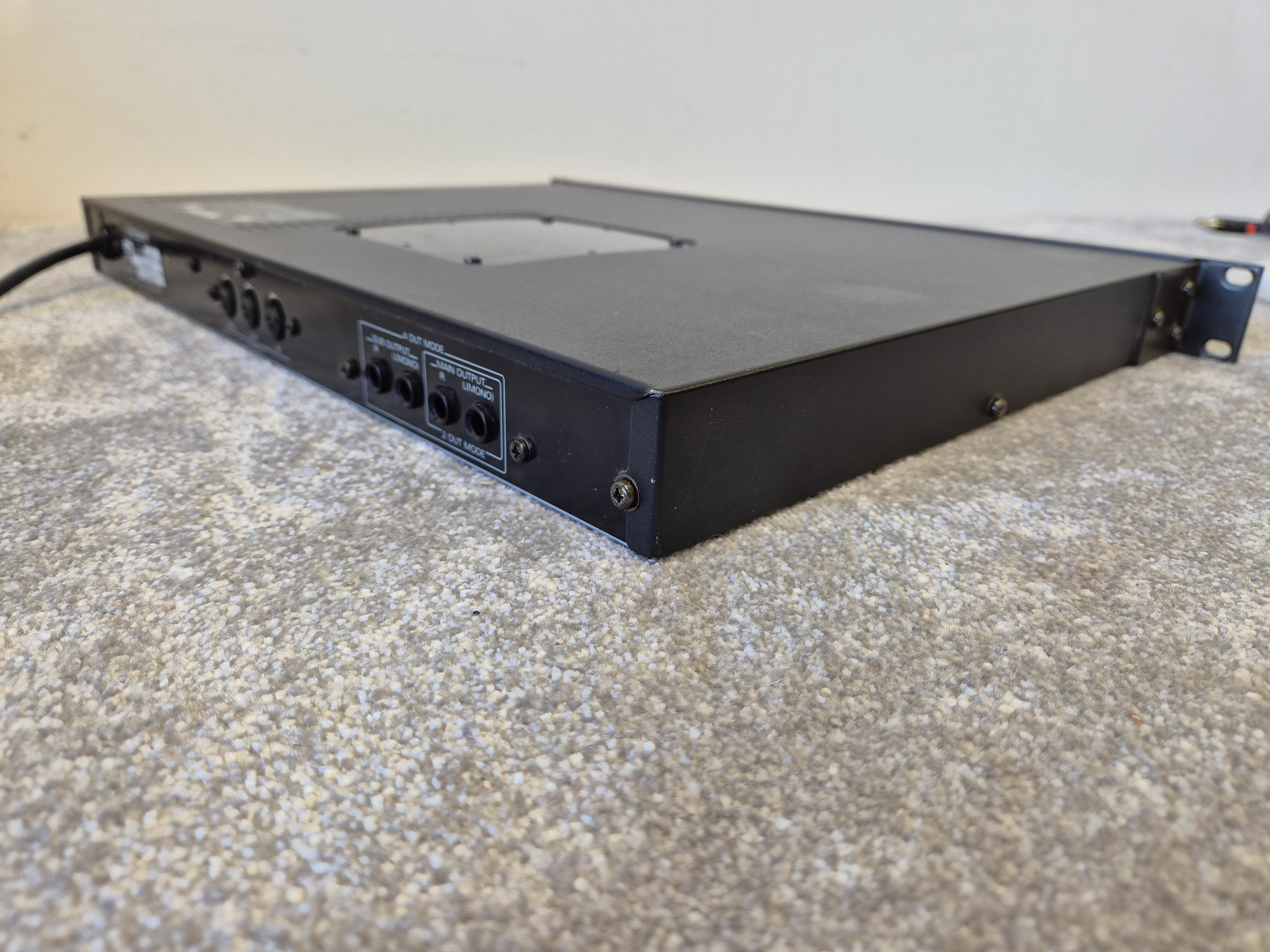Roland JV-880 - 1U Rackmount Synthesizer Module - Image 9