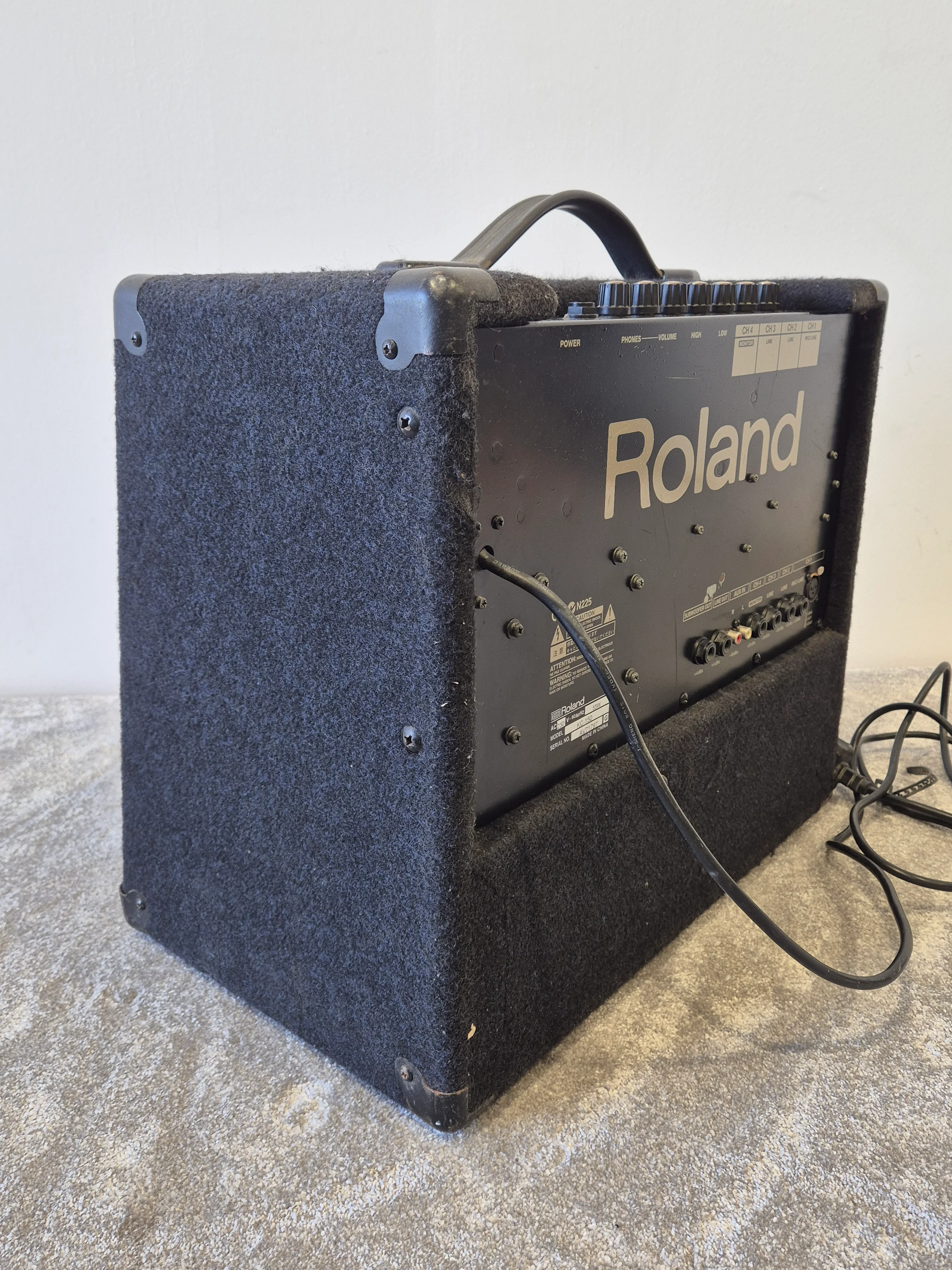 Roland KC-150 - Compact 65-watt Keyboard Amplifier - Image 11