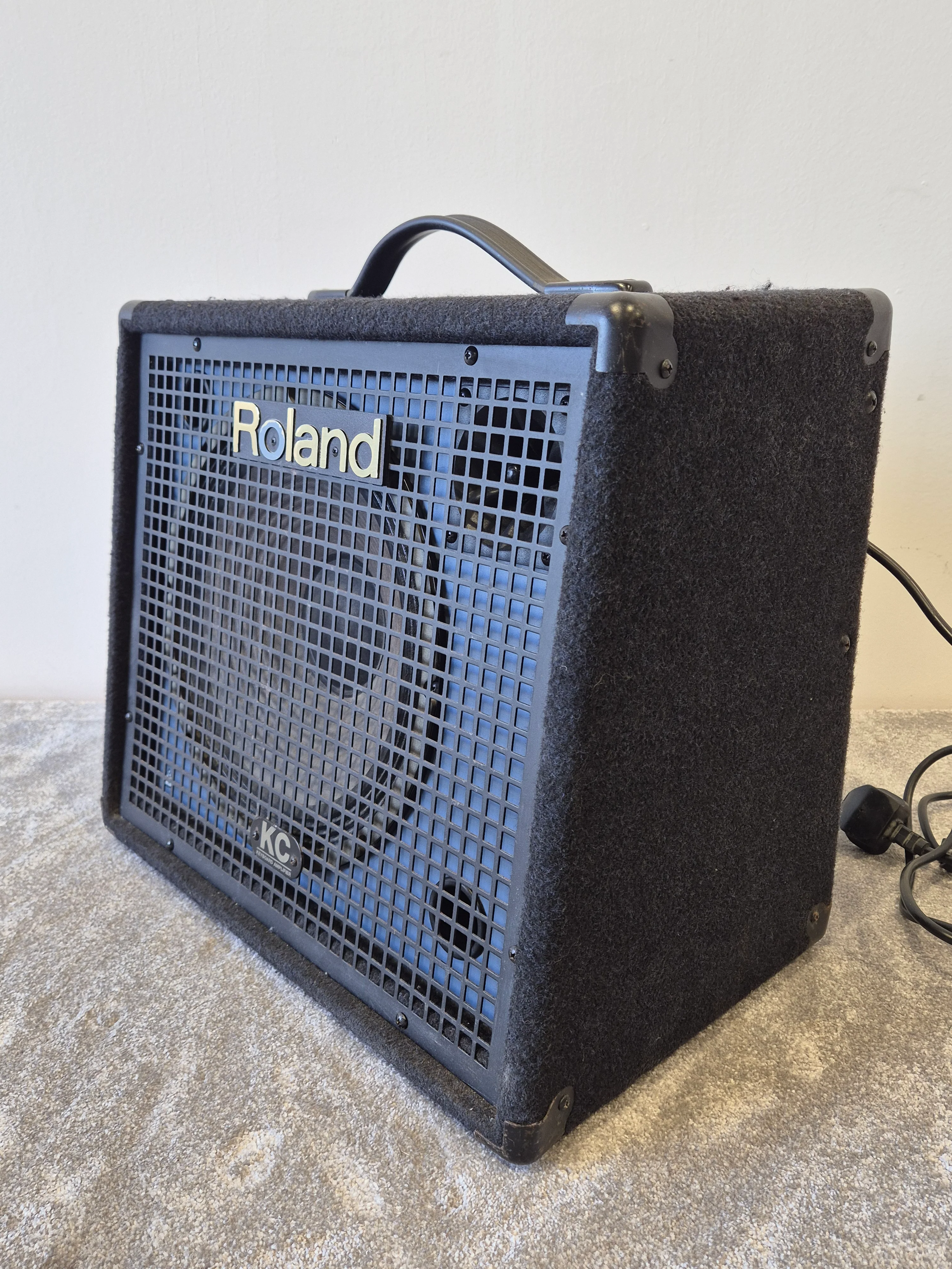 Roland KC-150 - Compact 65-watt Keyboard Amplifier - Image 12
