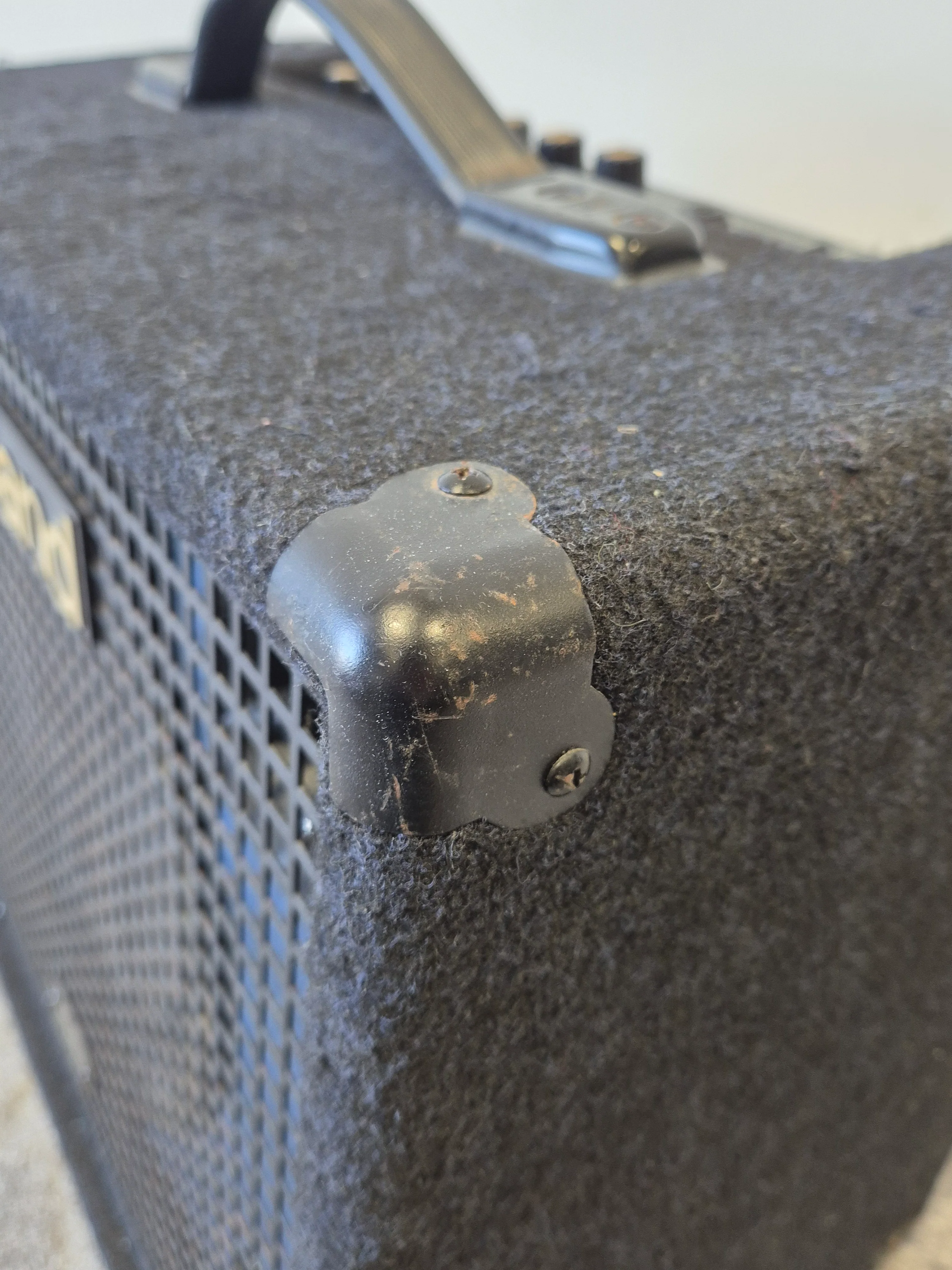 Roland KC-150 - Compact 65-watt Keyboard Amplifier - Image 13