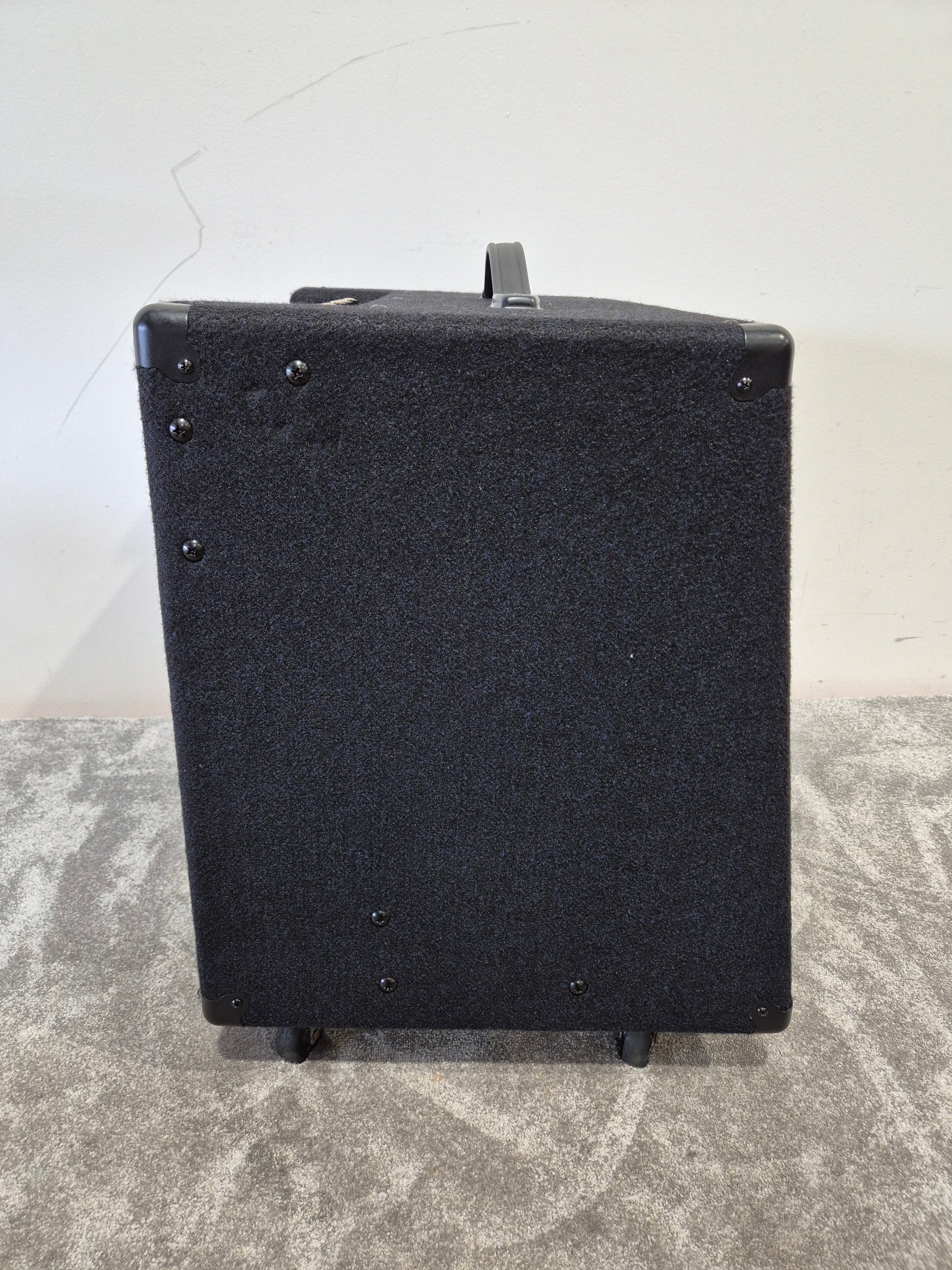 Roland KC550 - 4-Channel Keyboard Amplifier - Excellent w/ Swan Flight Case - Image 3