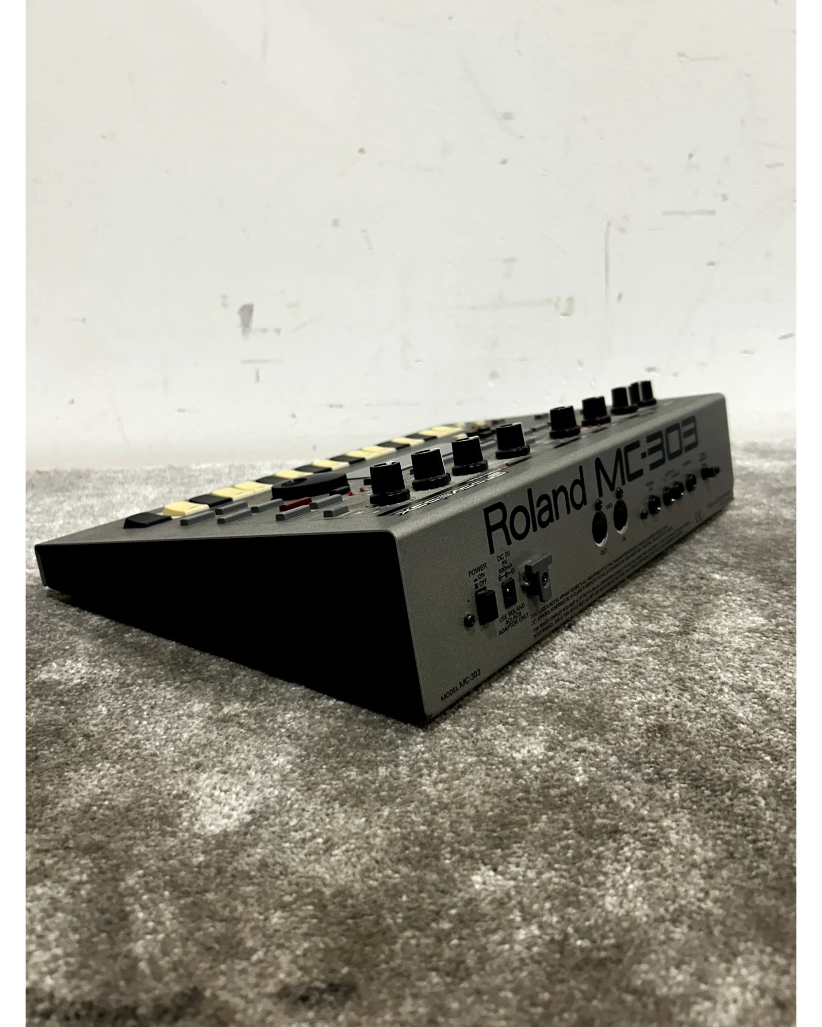 Roland MC-303 - Synthesizer - Silver - Excellent - Image 6