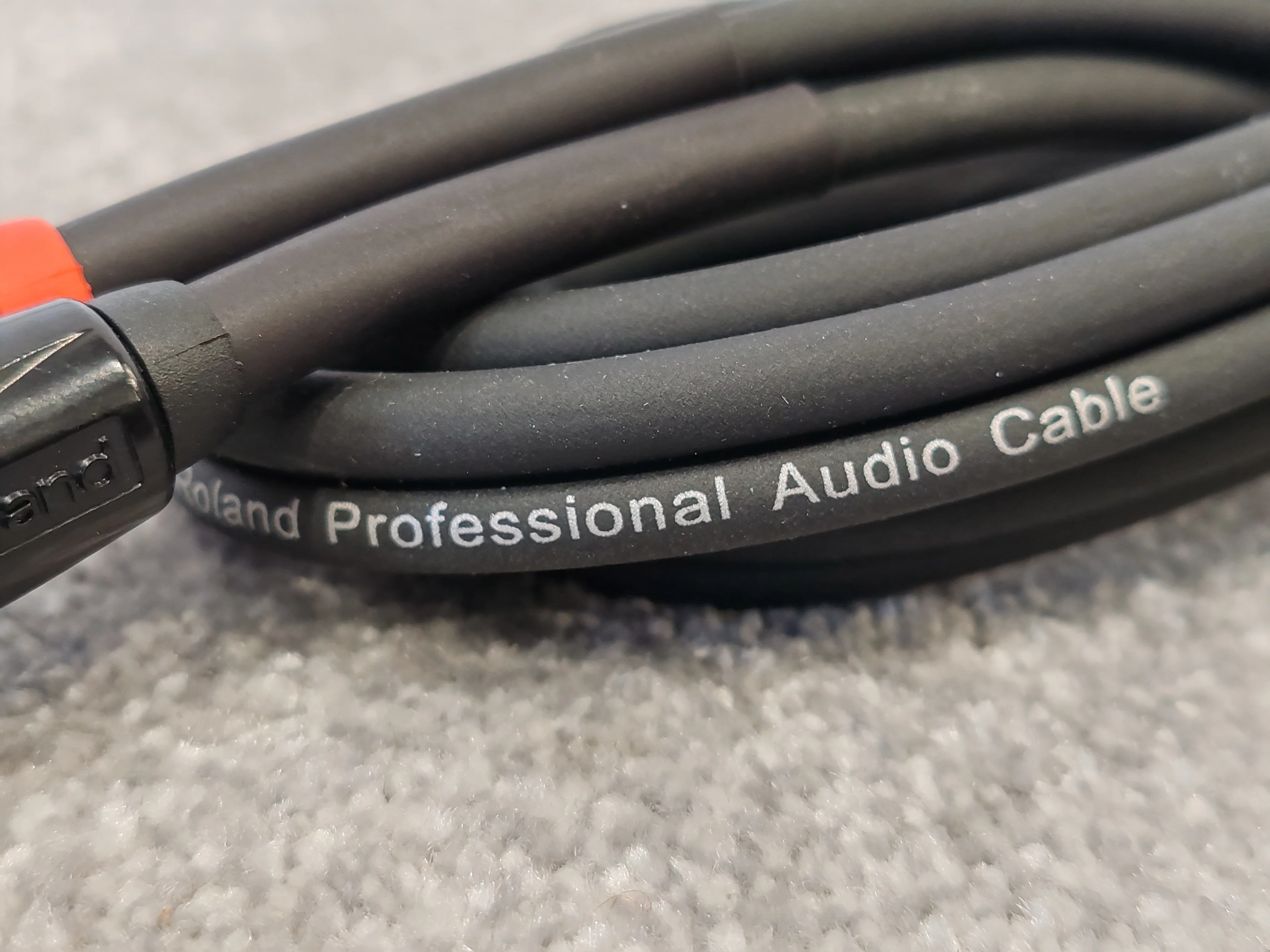 Roland RCC-5-2R28 - Dual 1/4" TS Male to Dual RCA Male Cable - Image 4