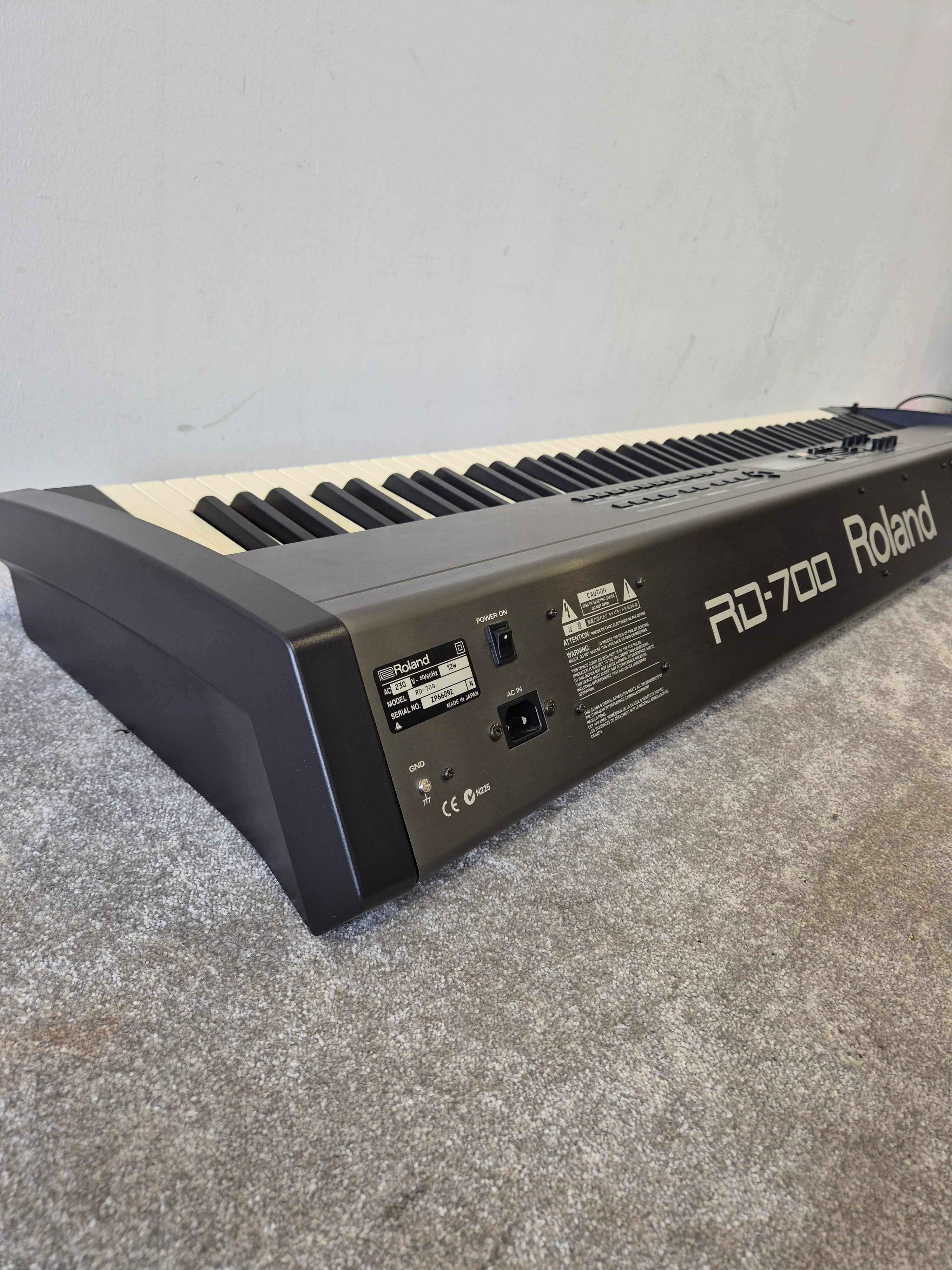 Roland RD-700 - Digital Stage Piano (Read Description) - Image 14