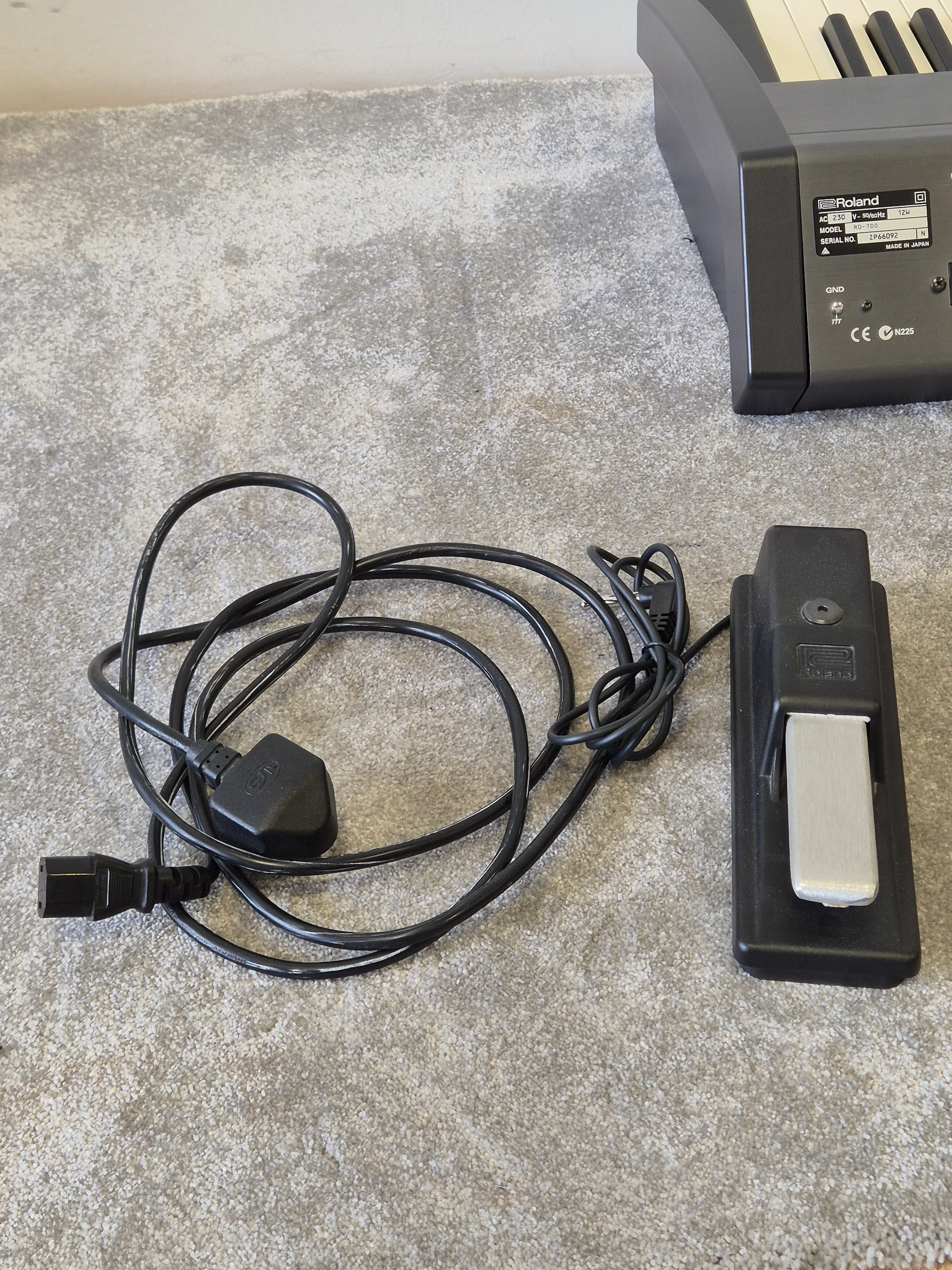 Roland RD-700 - Digital Stage Piano (Read Description) - Image 19
