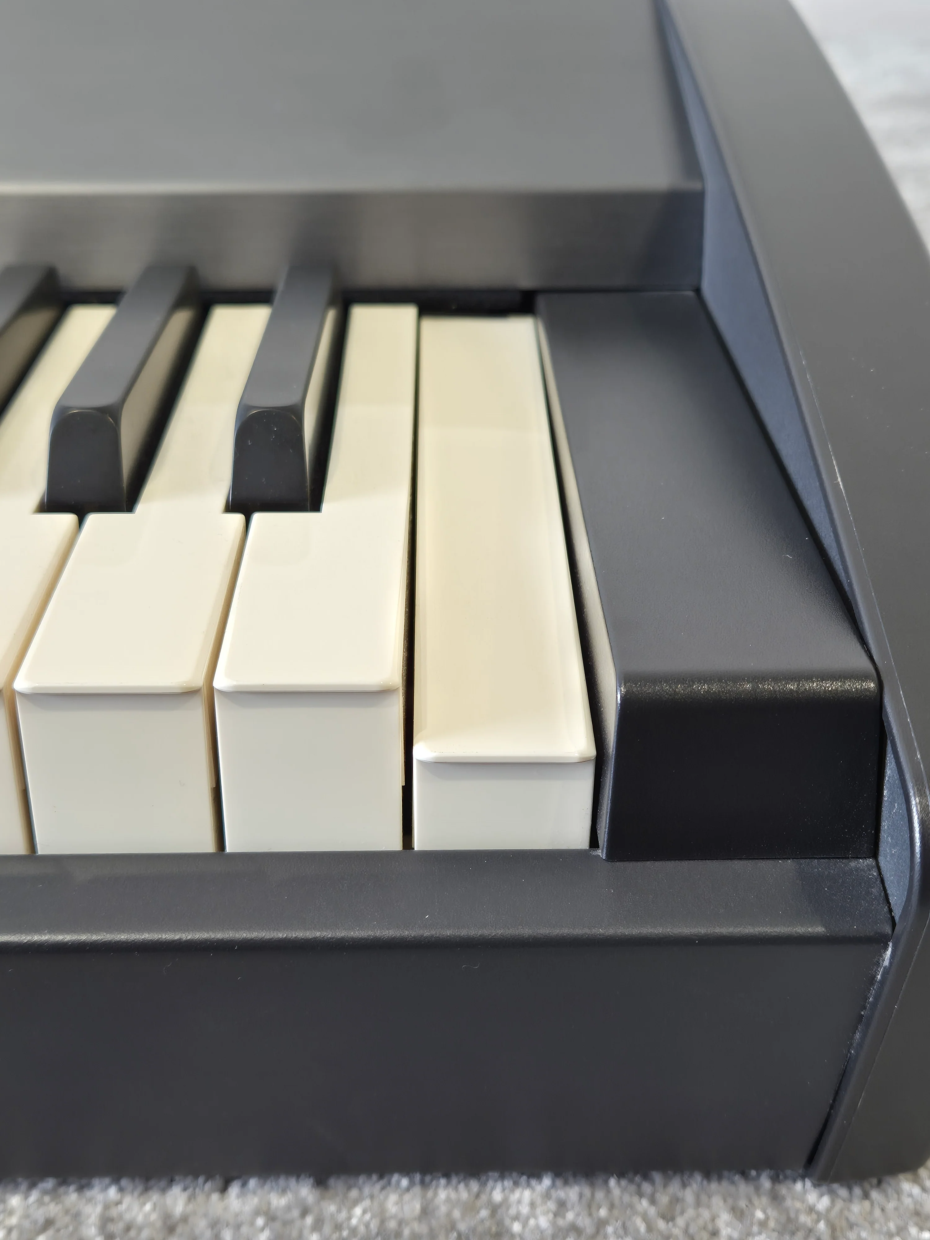 Roland RD-700 - Digital Stage Piano (Read Description) - Image 2