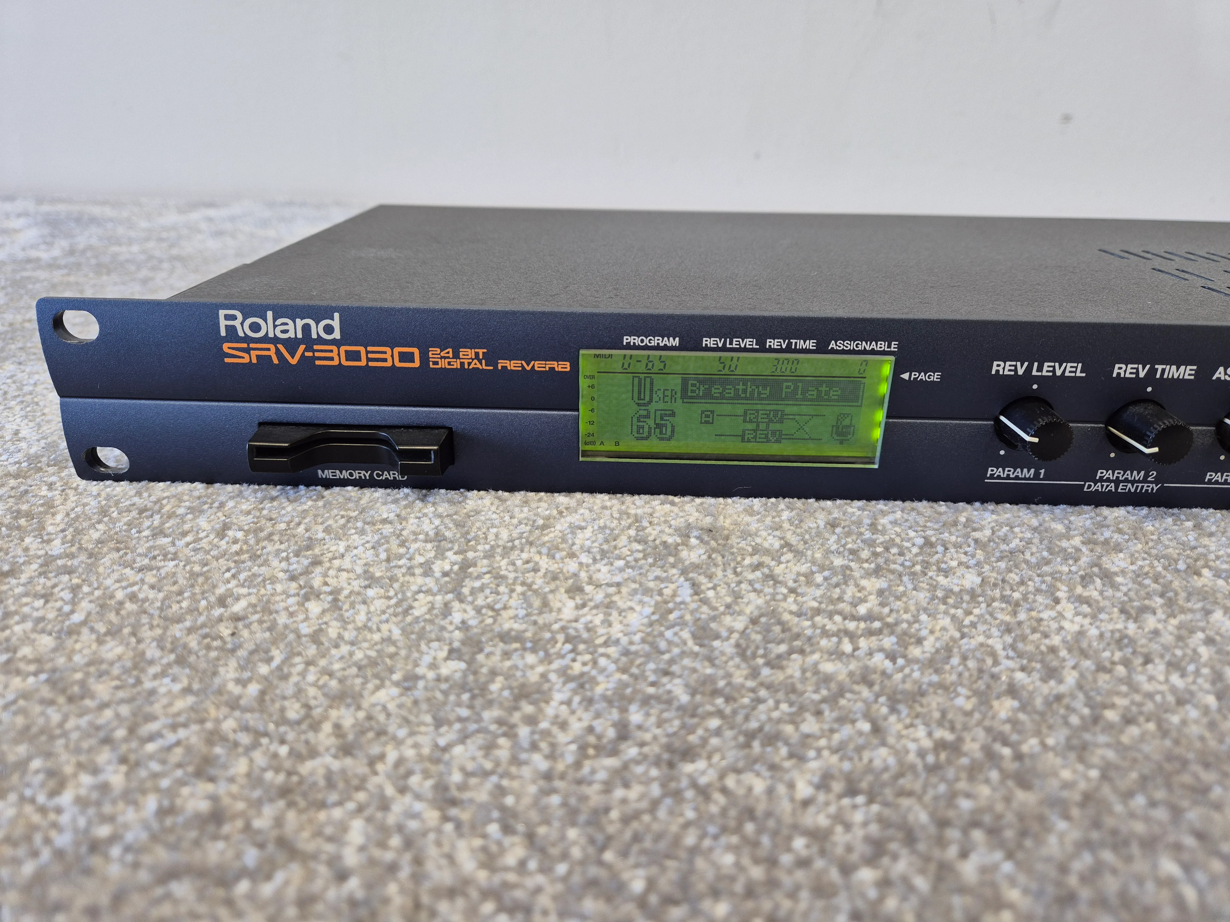 Roland SRV-3030 - 24-bit Digital Reverb Processor With MIDI - Image 2