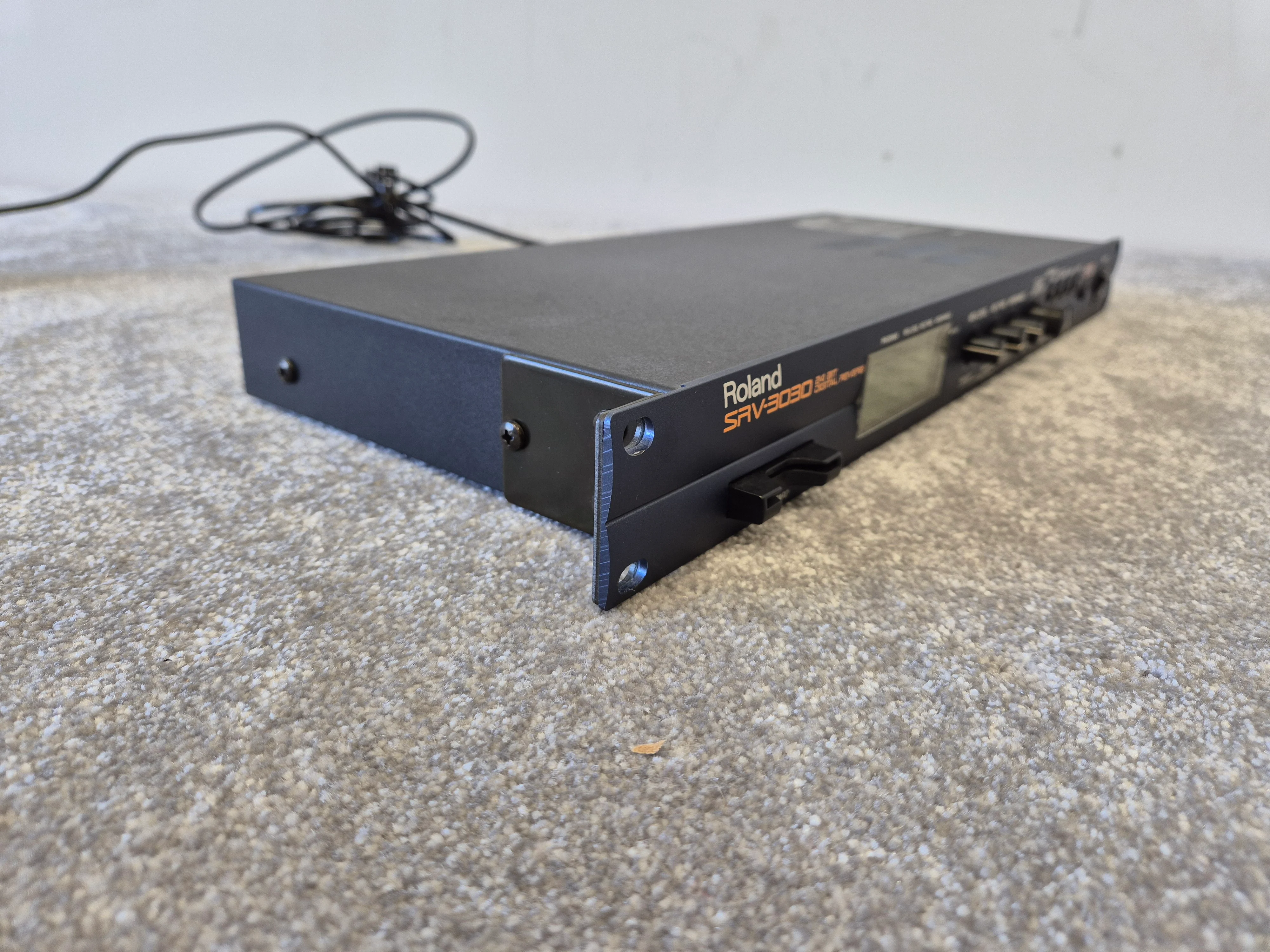 Roland SRV-3030 - 24-bit Digital Reverb Processor With MIDI - Image 4