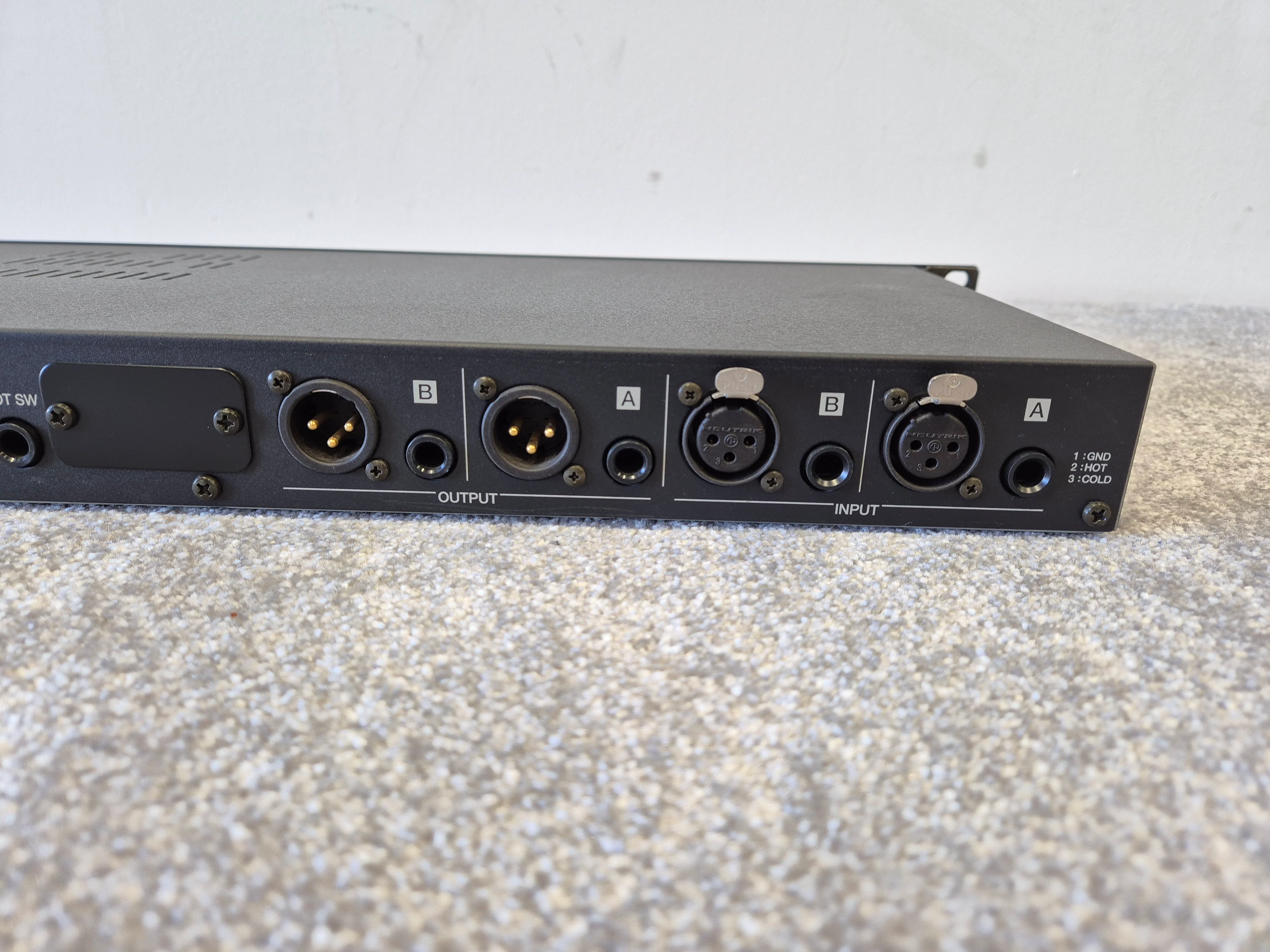 Roland SRV-3030 - 24-bit Digital Reverb Processor With MIDI - Image 7