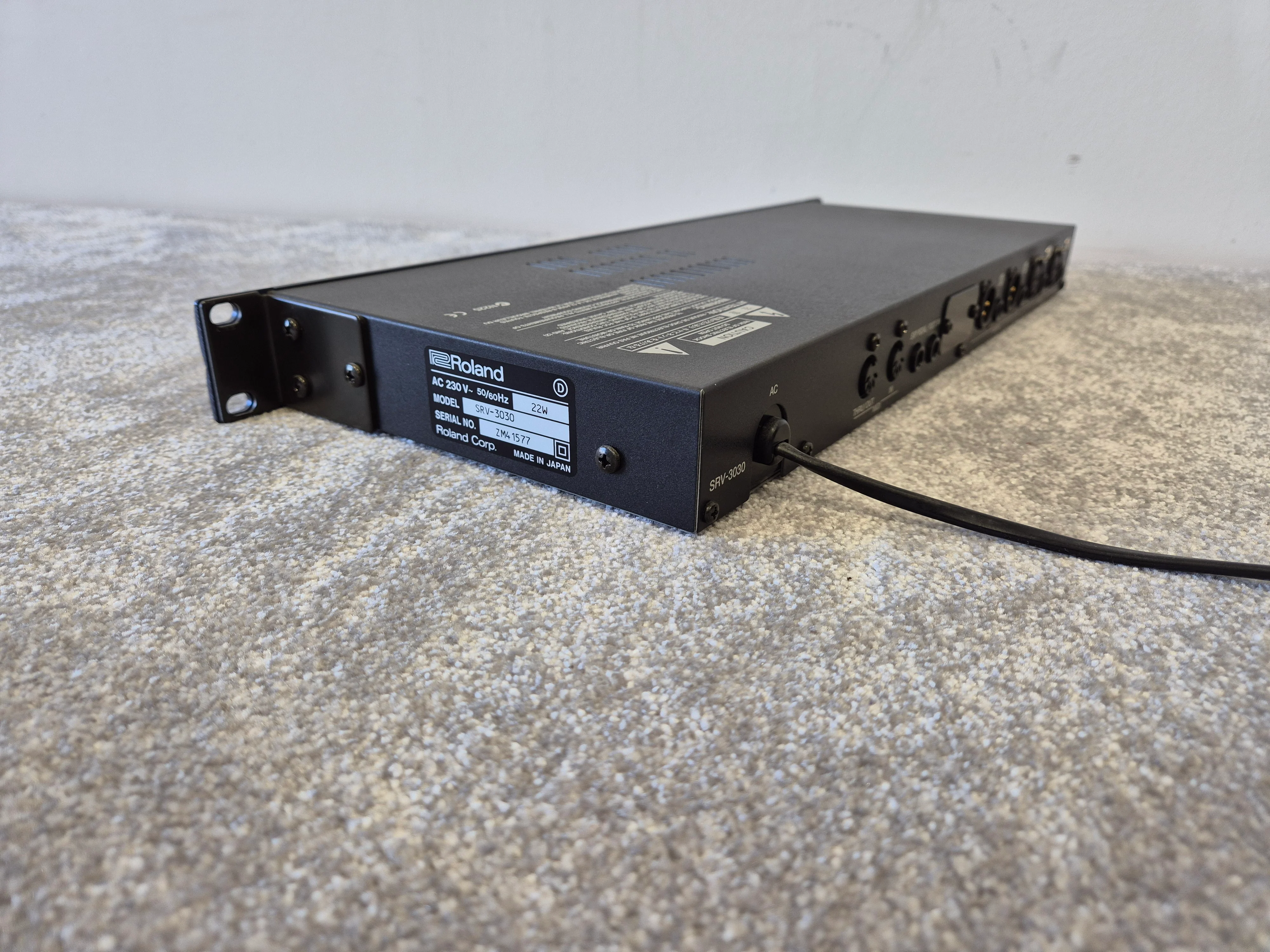 Roland SRV-3030 - 24-bit Digital Reverb Processor With MIDI - Image 9