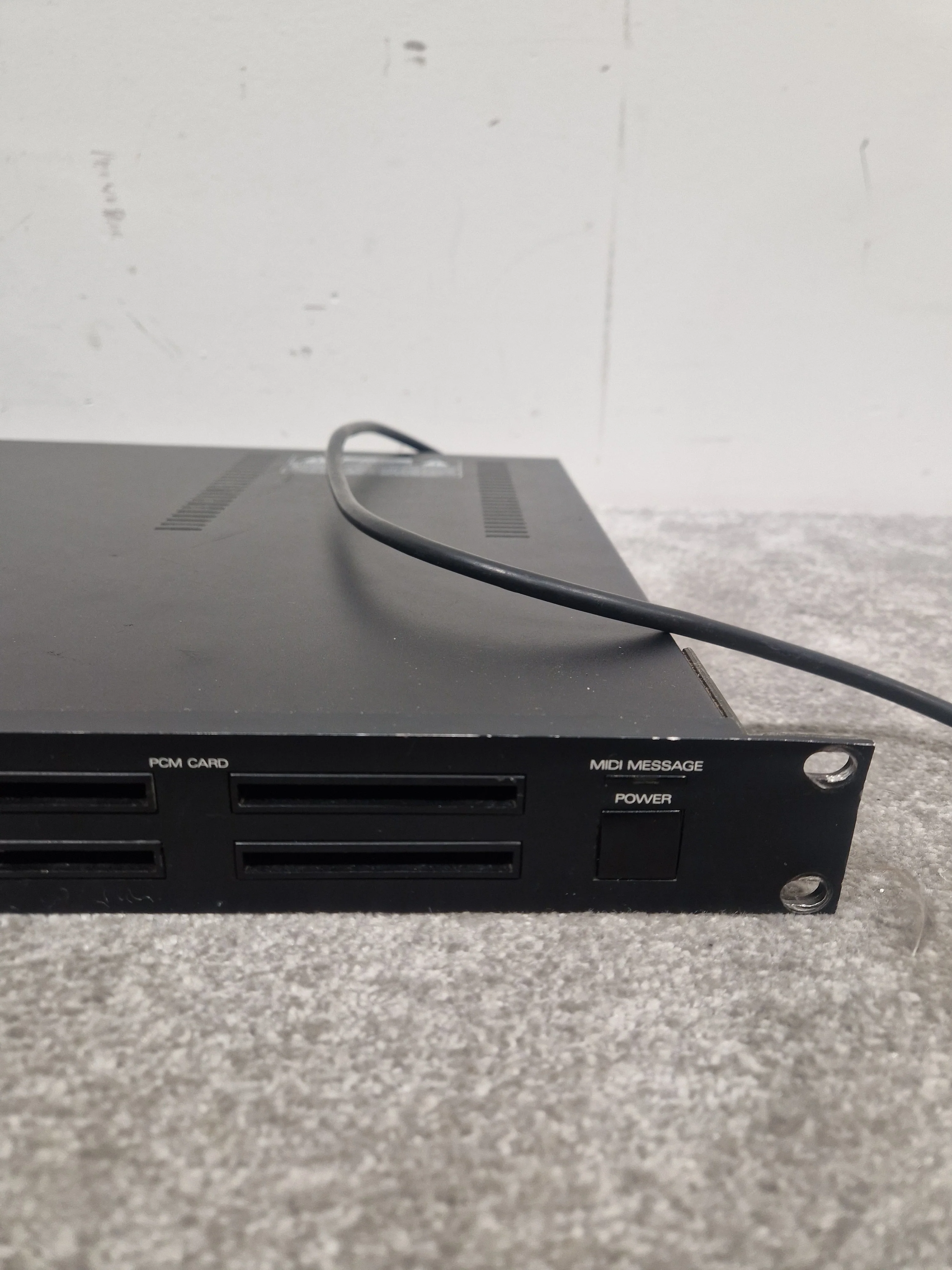 Roland U-110 MIDI PCM Sound Module - Rackmount Module - Very Good w/ Power Supply - Image 2