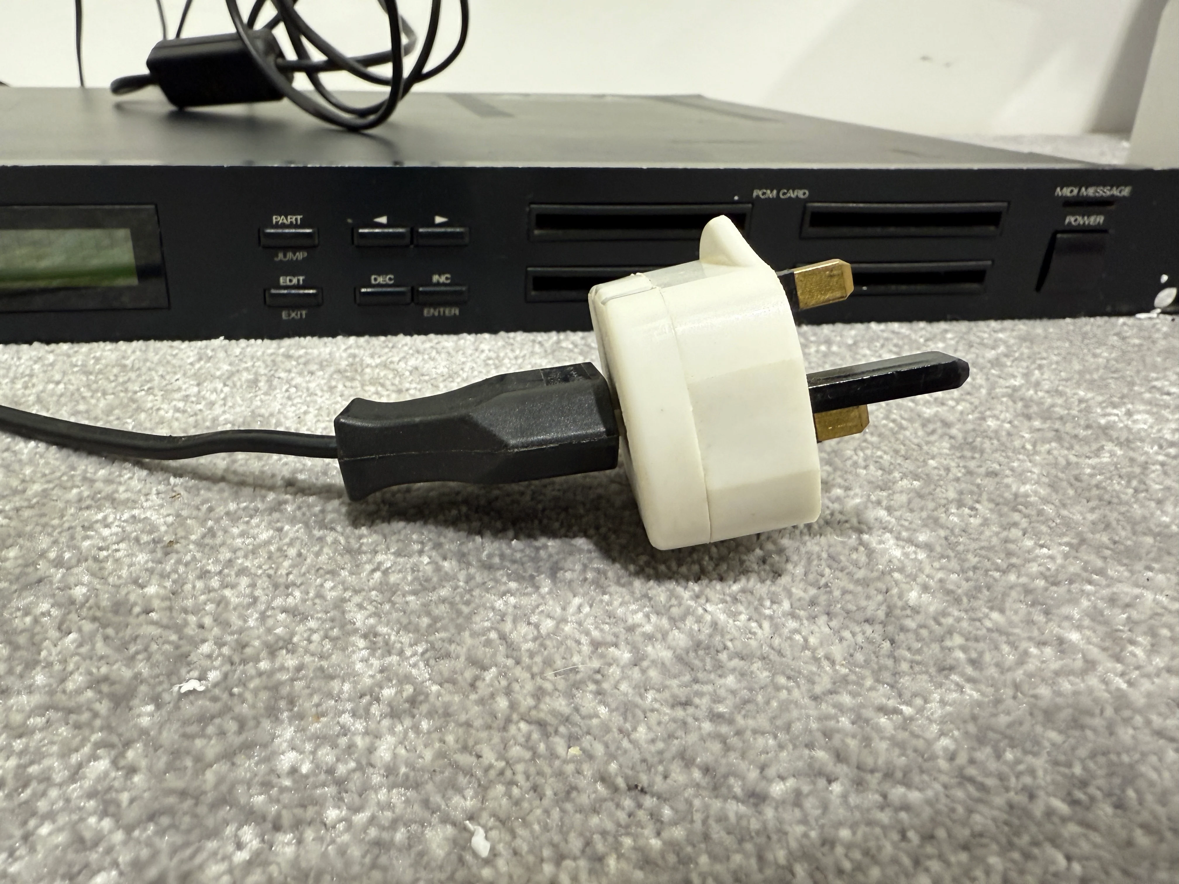 Roland U-110 PCM Sound Module / Midi PCM - Rack Mountable - Image 11