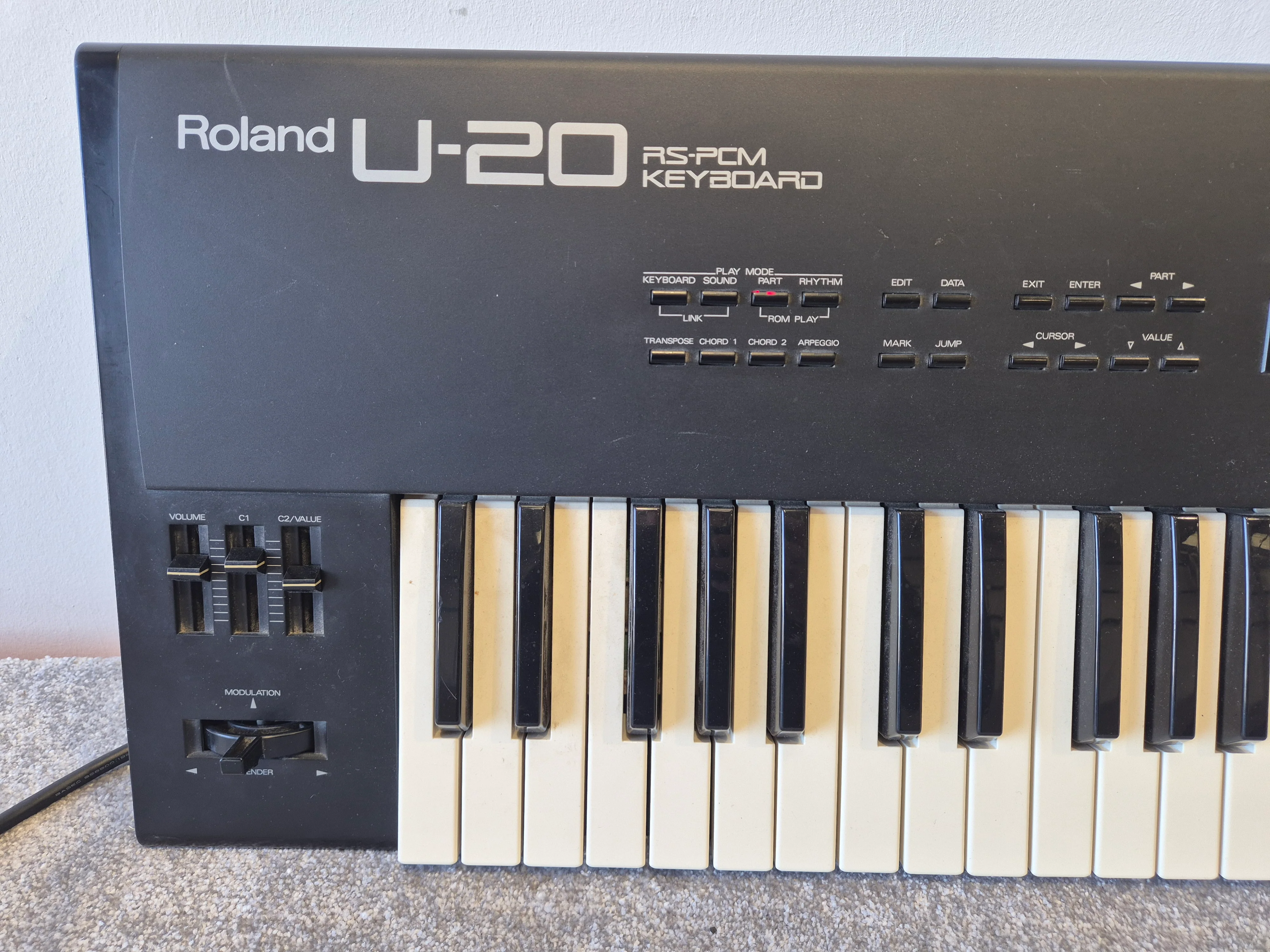 Roland U-20 - PCM-Sample Synthesizer w/ Original Box (Spares or Repairs) - Image 4