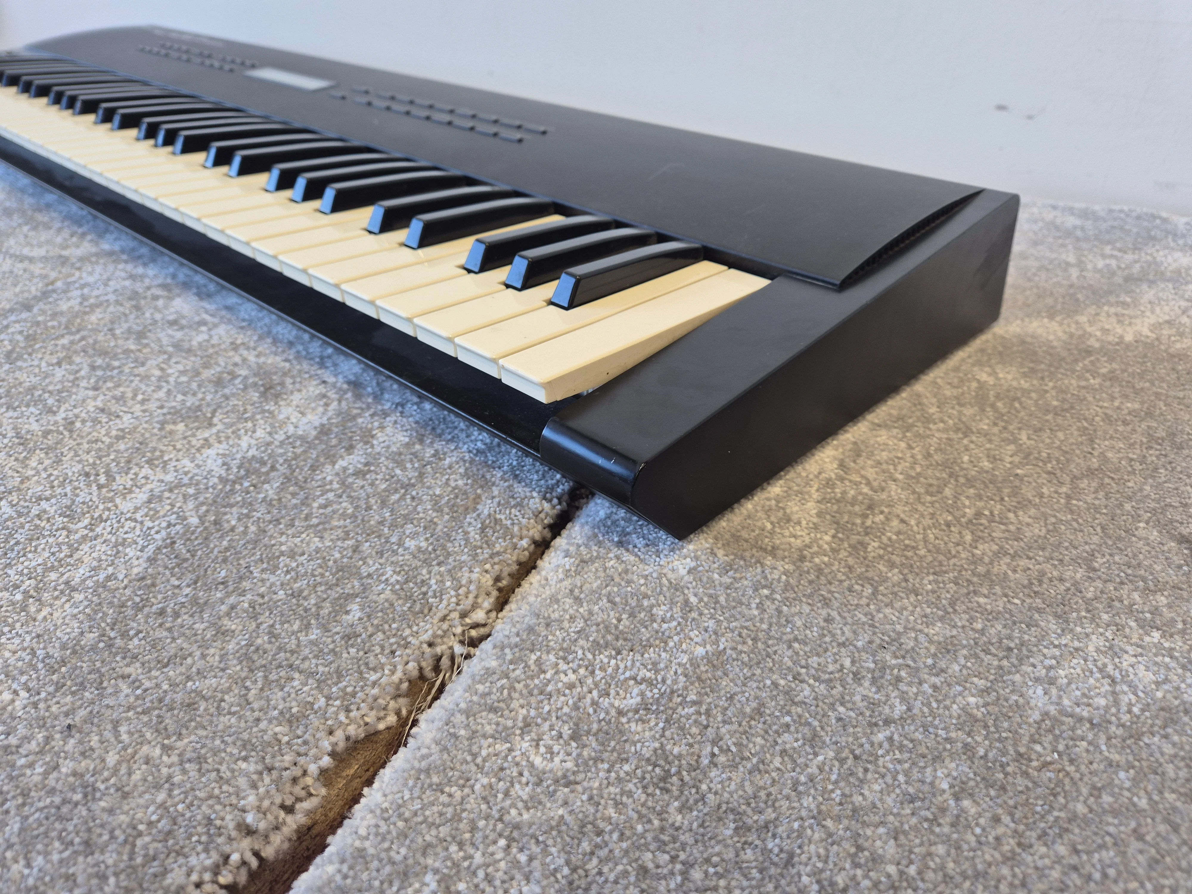 Roland U-20 - PCM-Sample Synthesizer w/ Original Box (Spares or Repairs) - Image 9