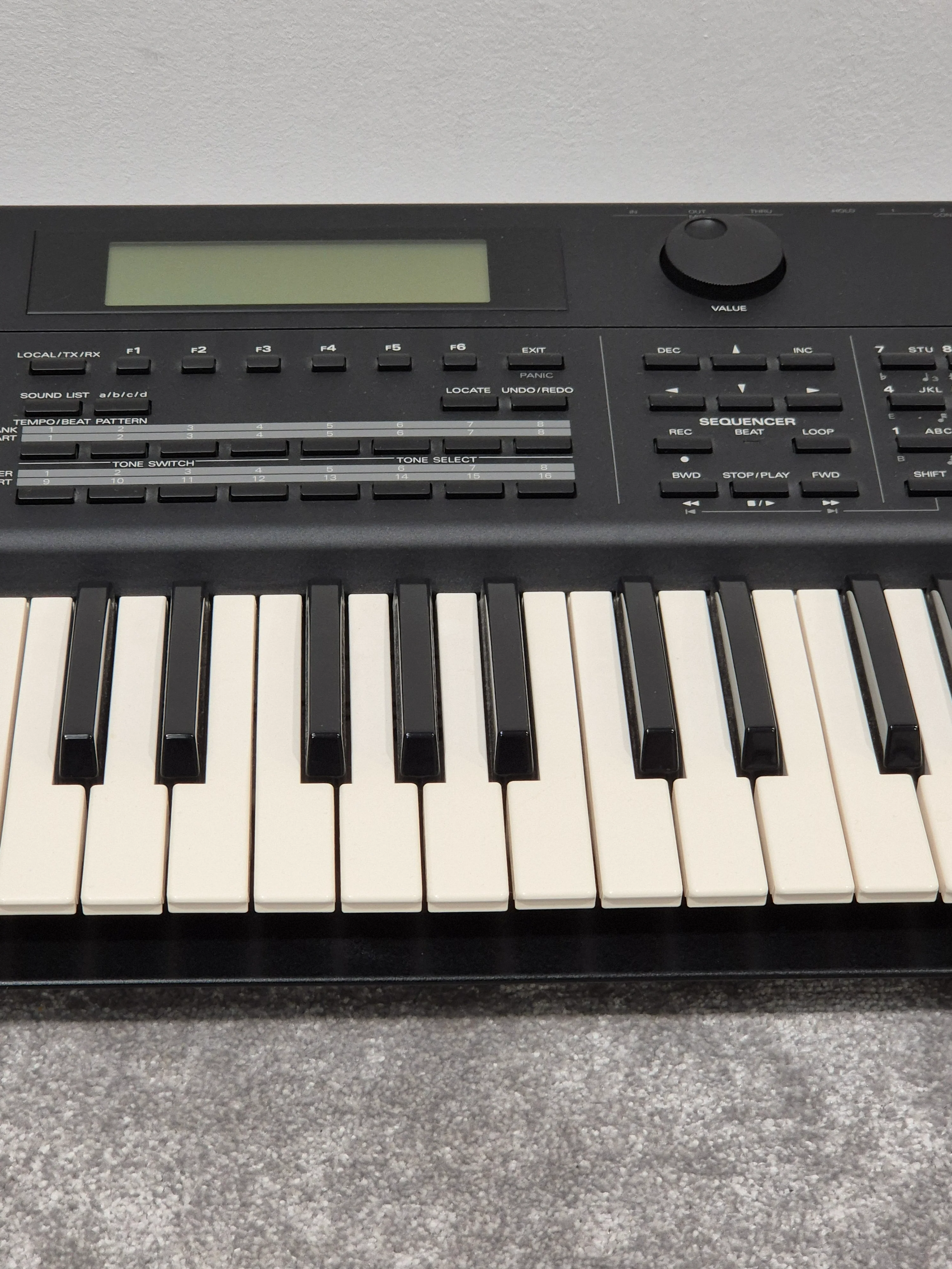 Roland XP-80 - Digital Music Workstation Synthesizer w/ Original Box - Image 8