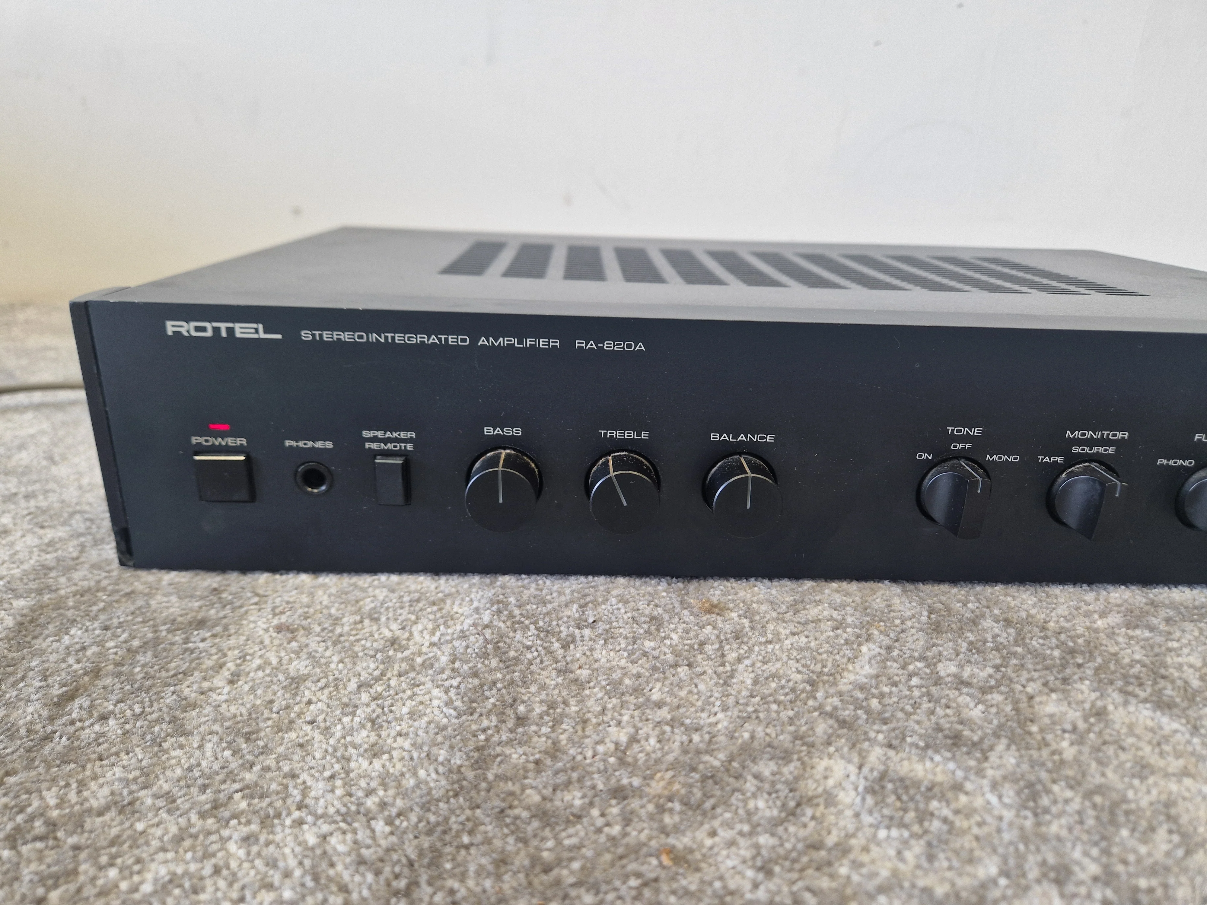 Rotel RA-820A Stereo Integrated Amplifier – Vintage Hi-Fi, 2x30W Output - Good w/ Box - Image 4
