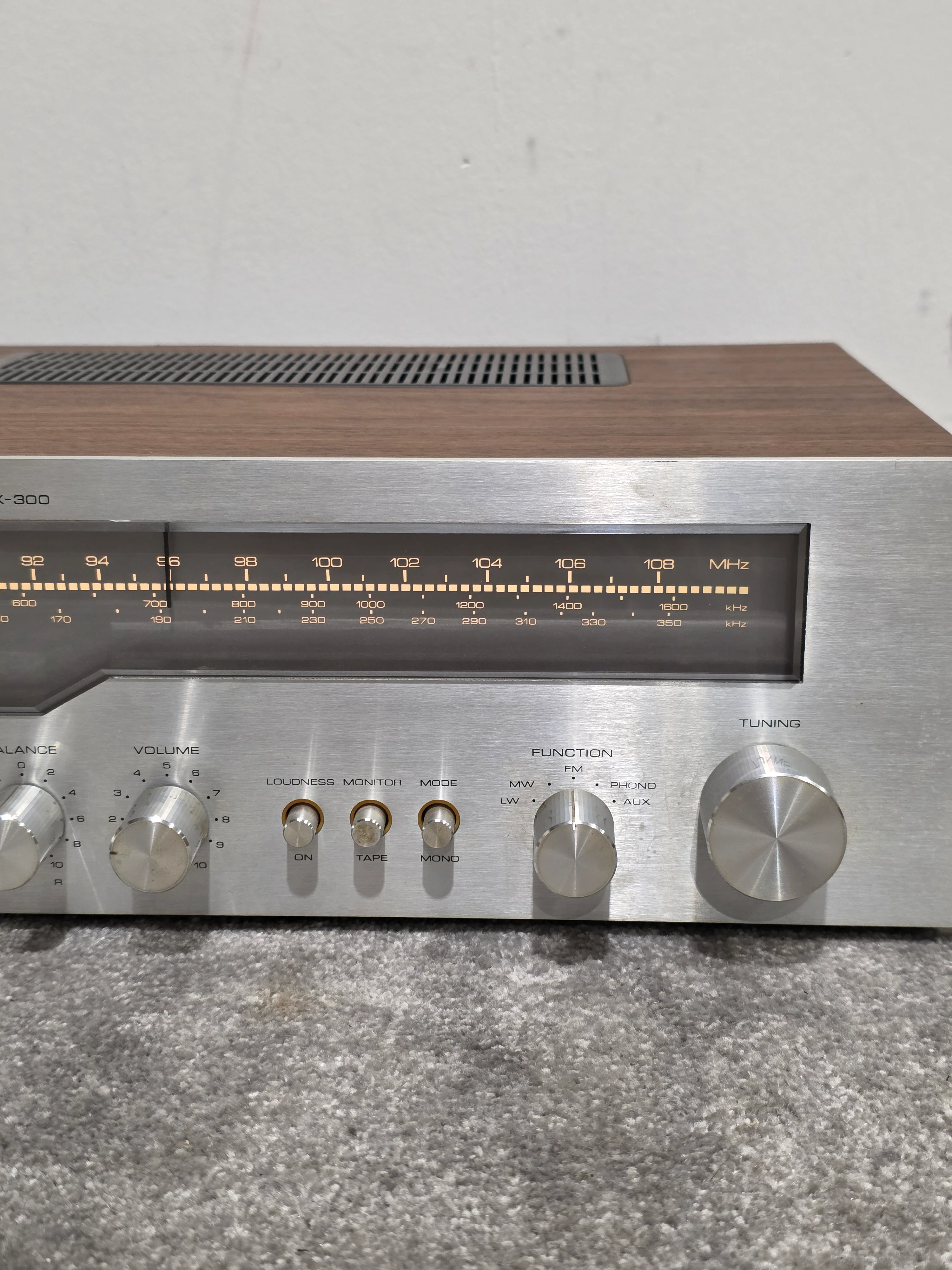 Rotel RX-300 - LW/MW/FM Stereo Receiver - Spares or Repair w/ Original Box - Image 3