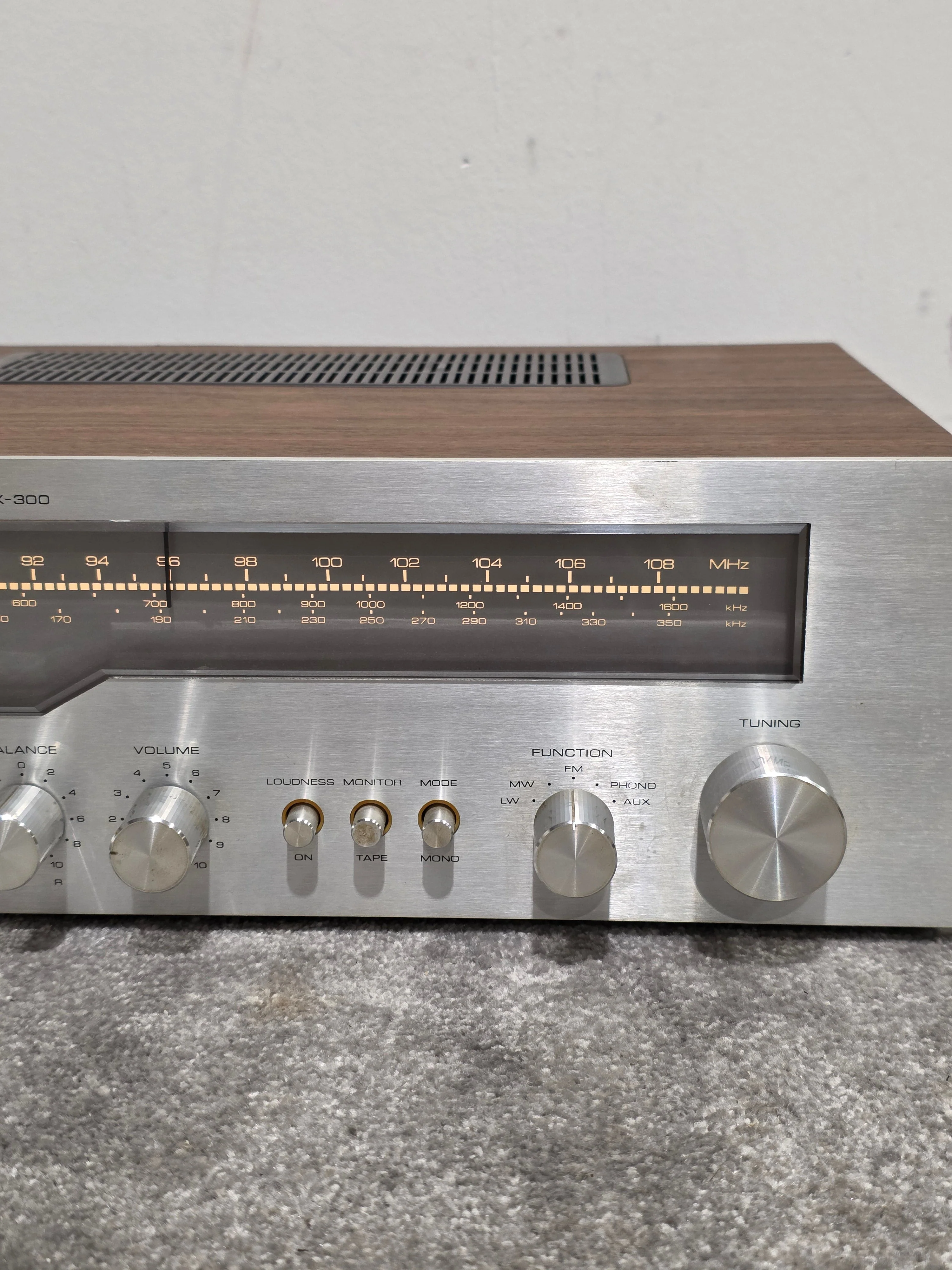Rotel RX-300 - LW/MW/FM Stereo Receiver - Spares or Repair w/ Original Box - Image 3