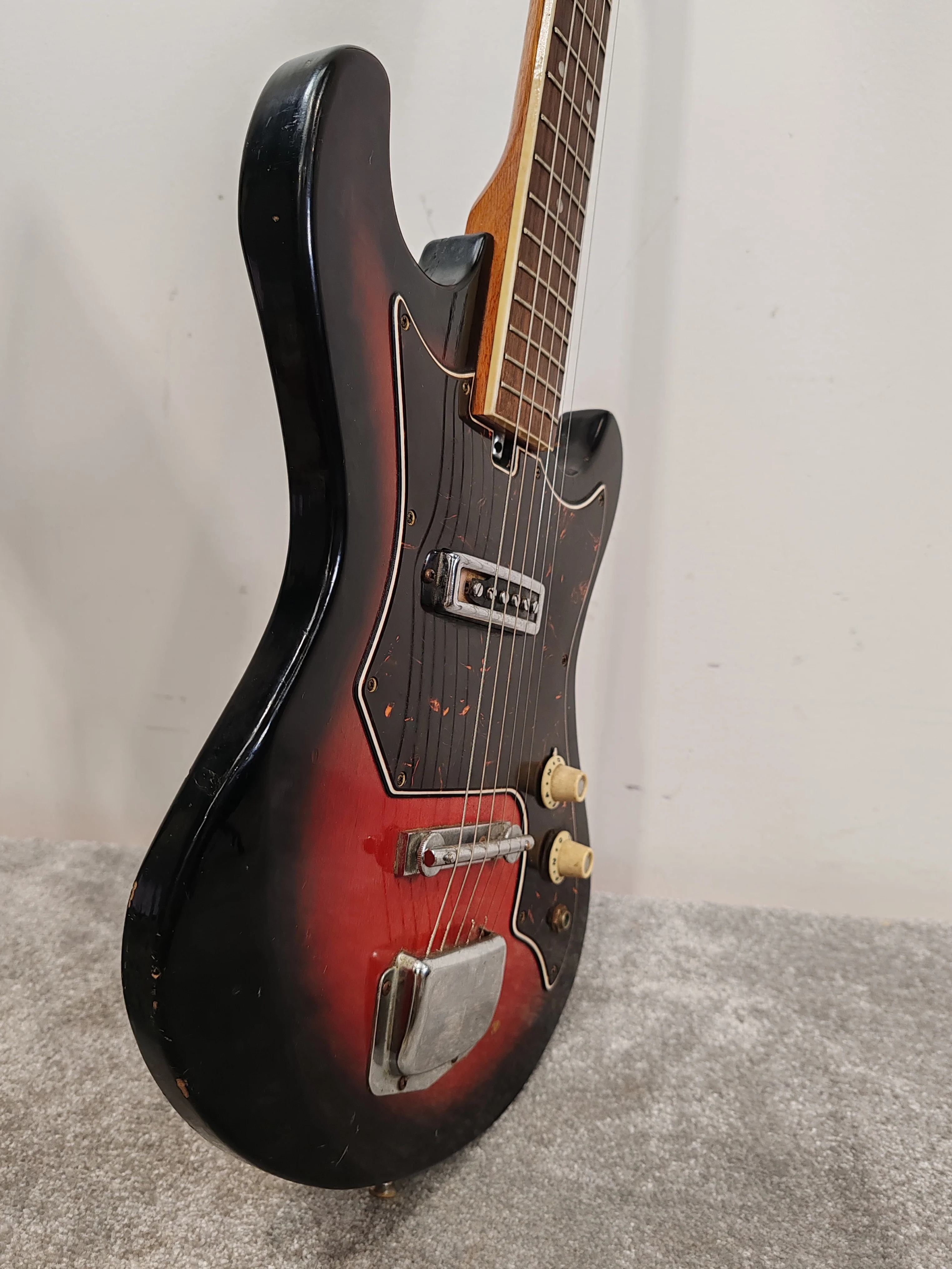 Sakai EG1 – Made in Japan Vintage Electric Guitar – Fair - Image 6